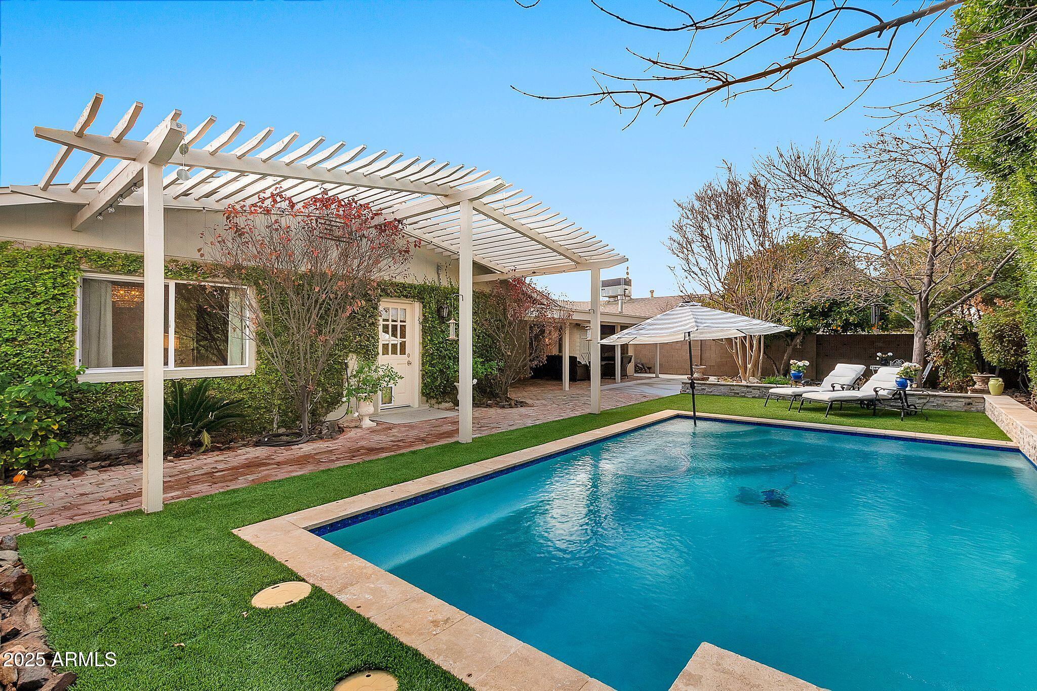 1134 E Magdalena Drive
