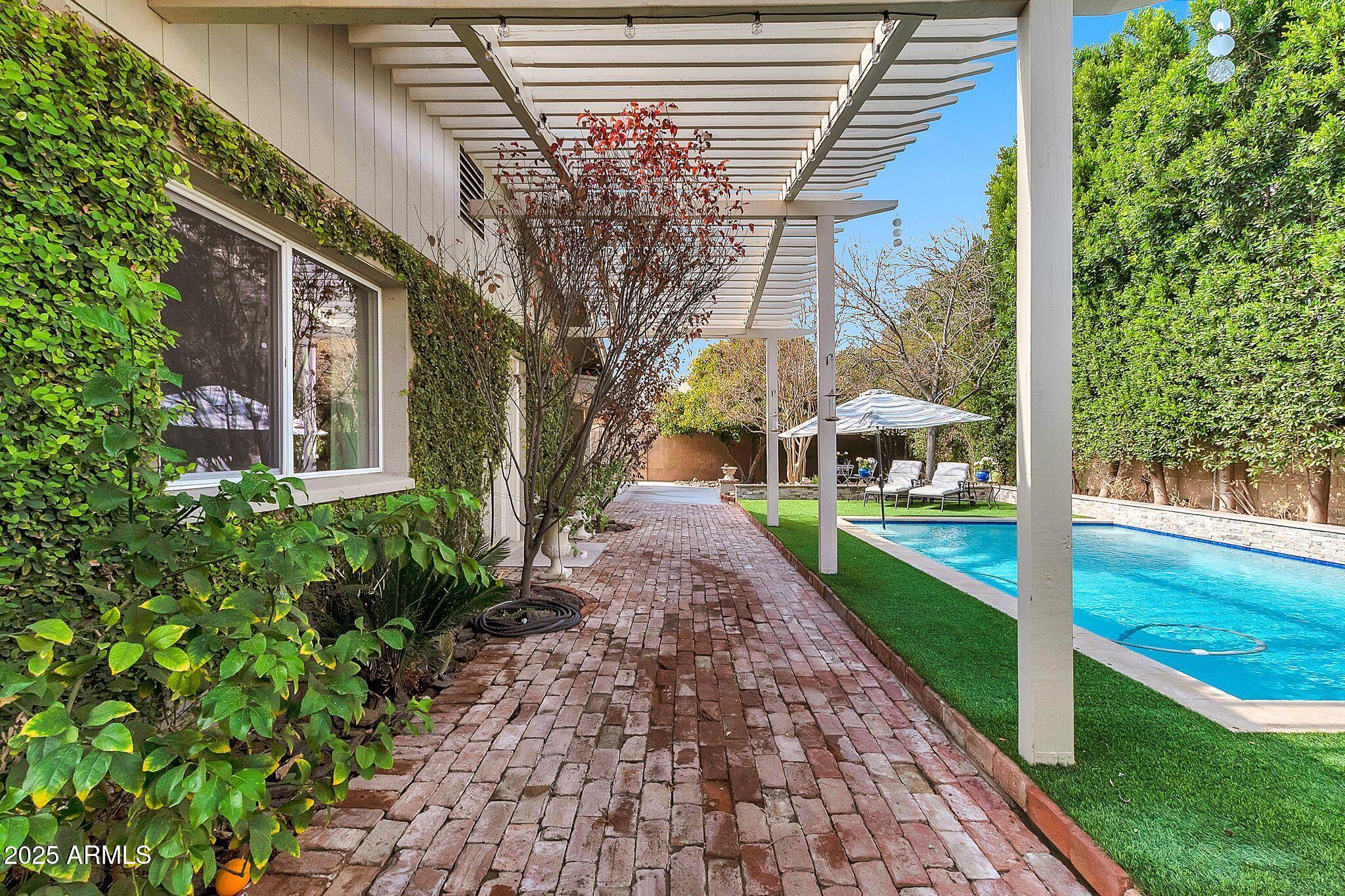 1134 E Magdalena Drive