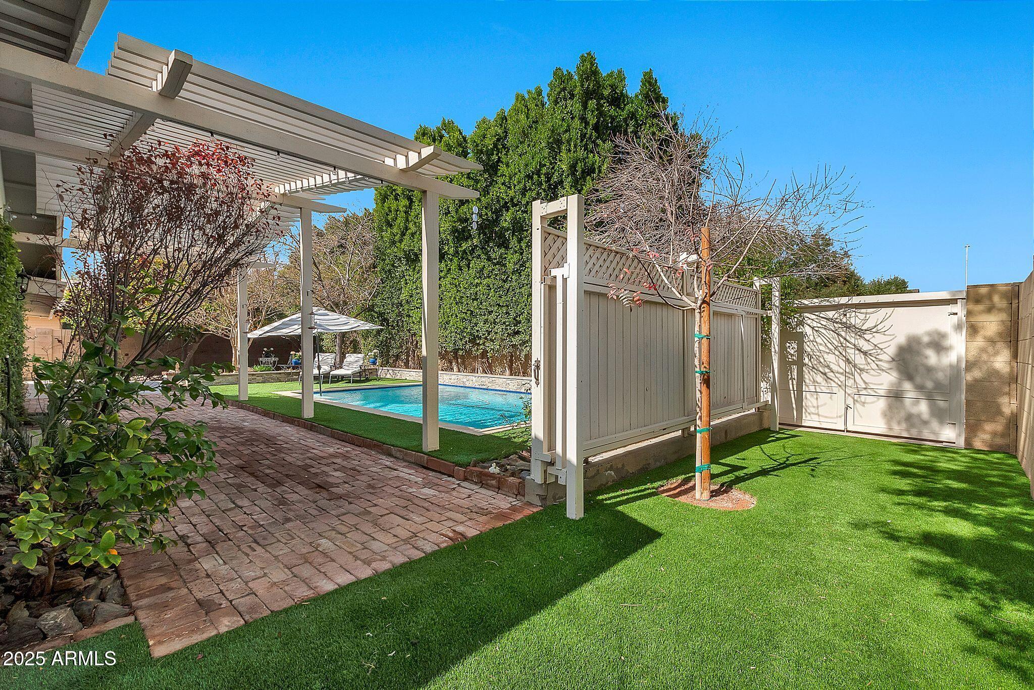 1134 E Magdalena Drive