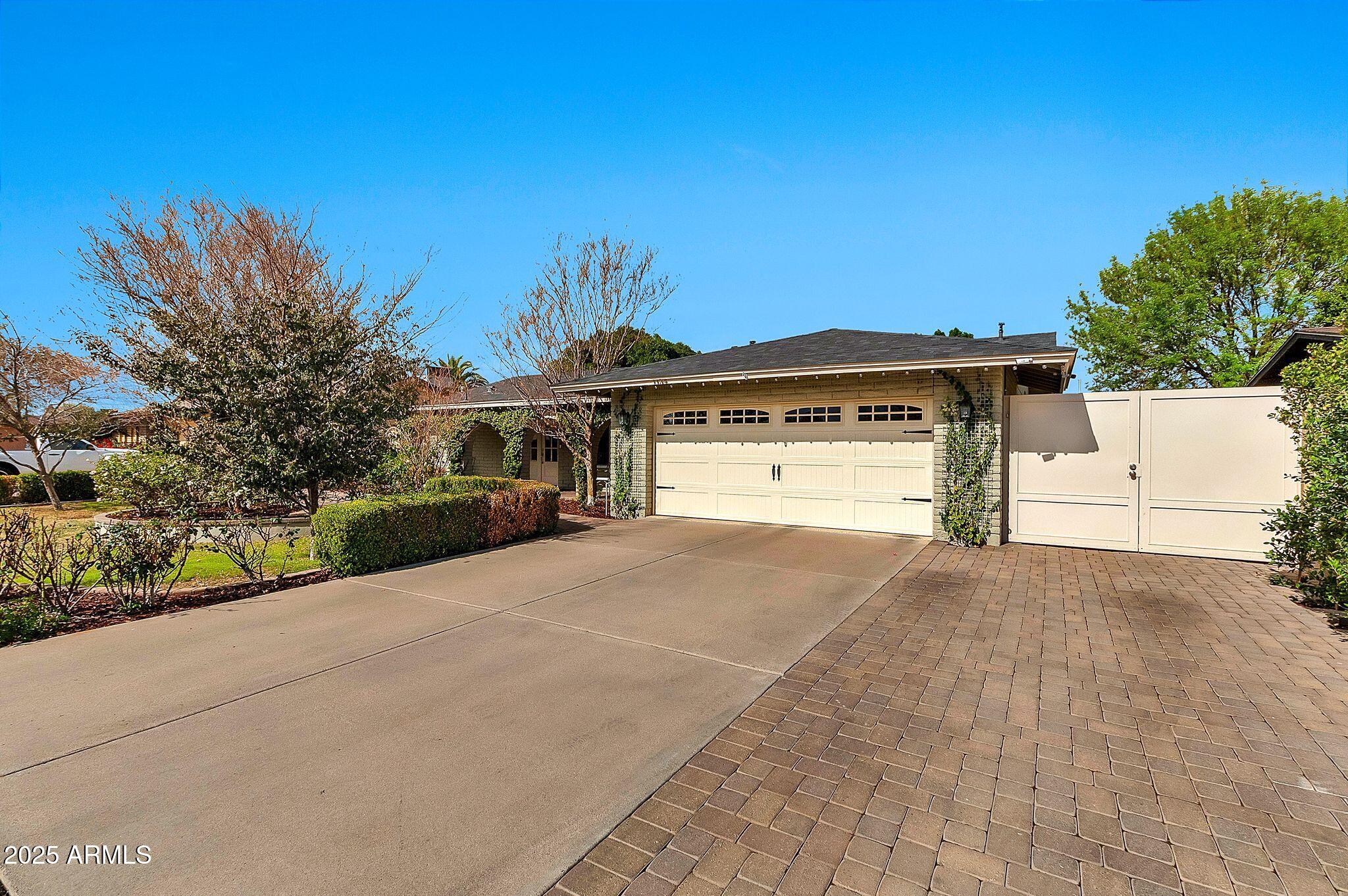 1134 E Magdalena Drive