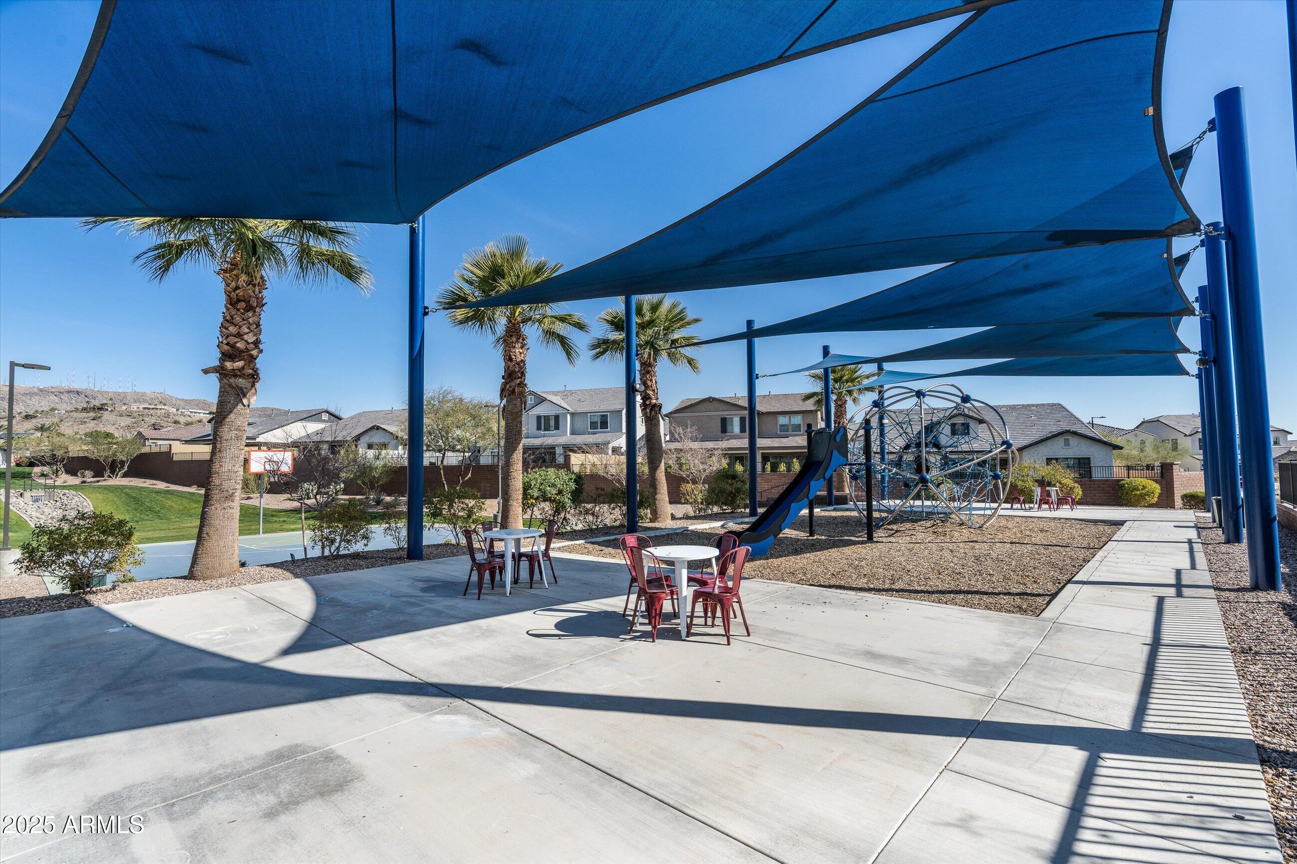528 E Ashurst Drive