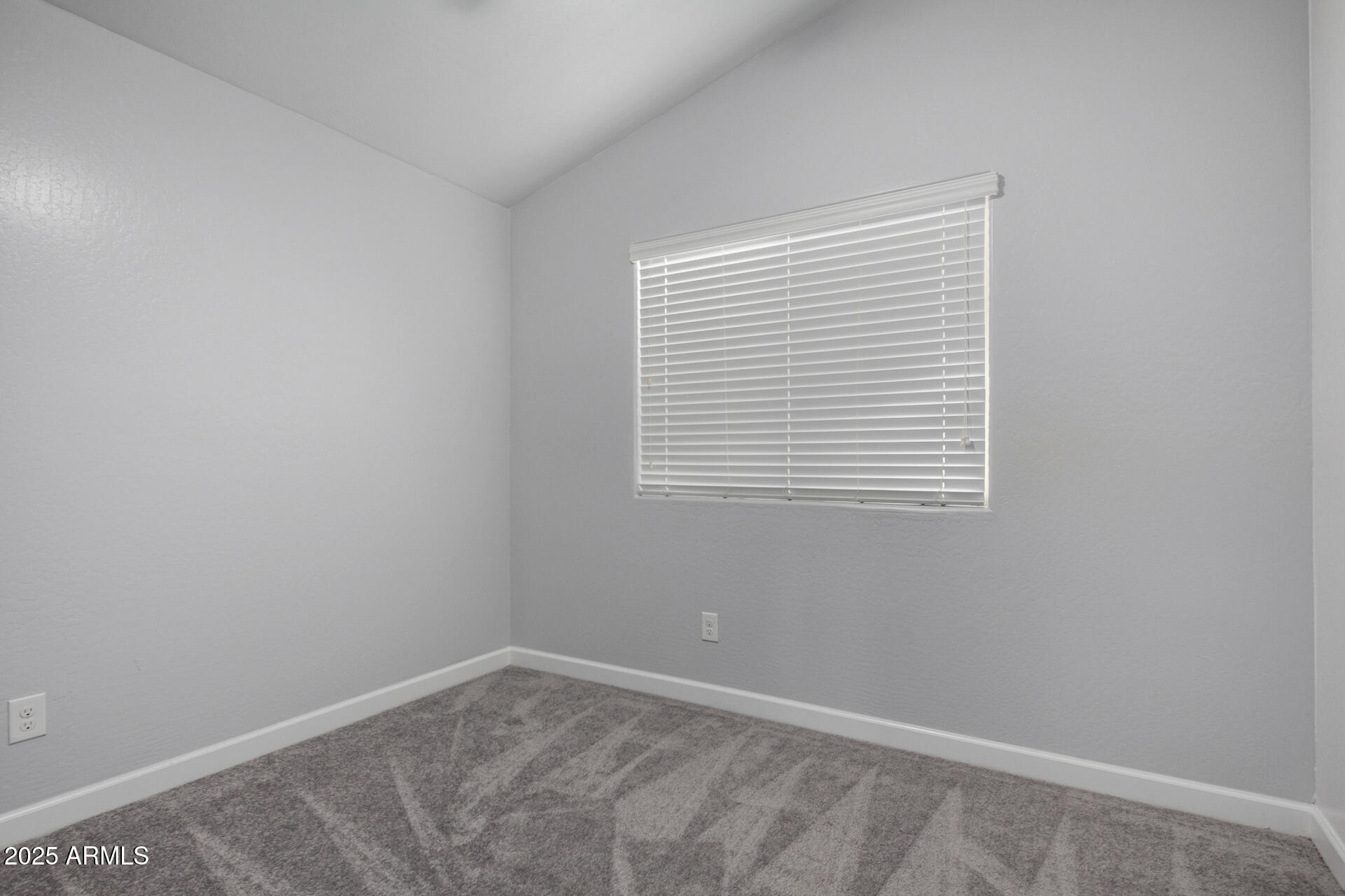 3058 N 33RD Place