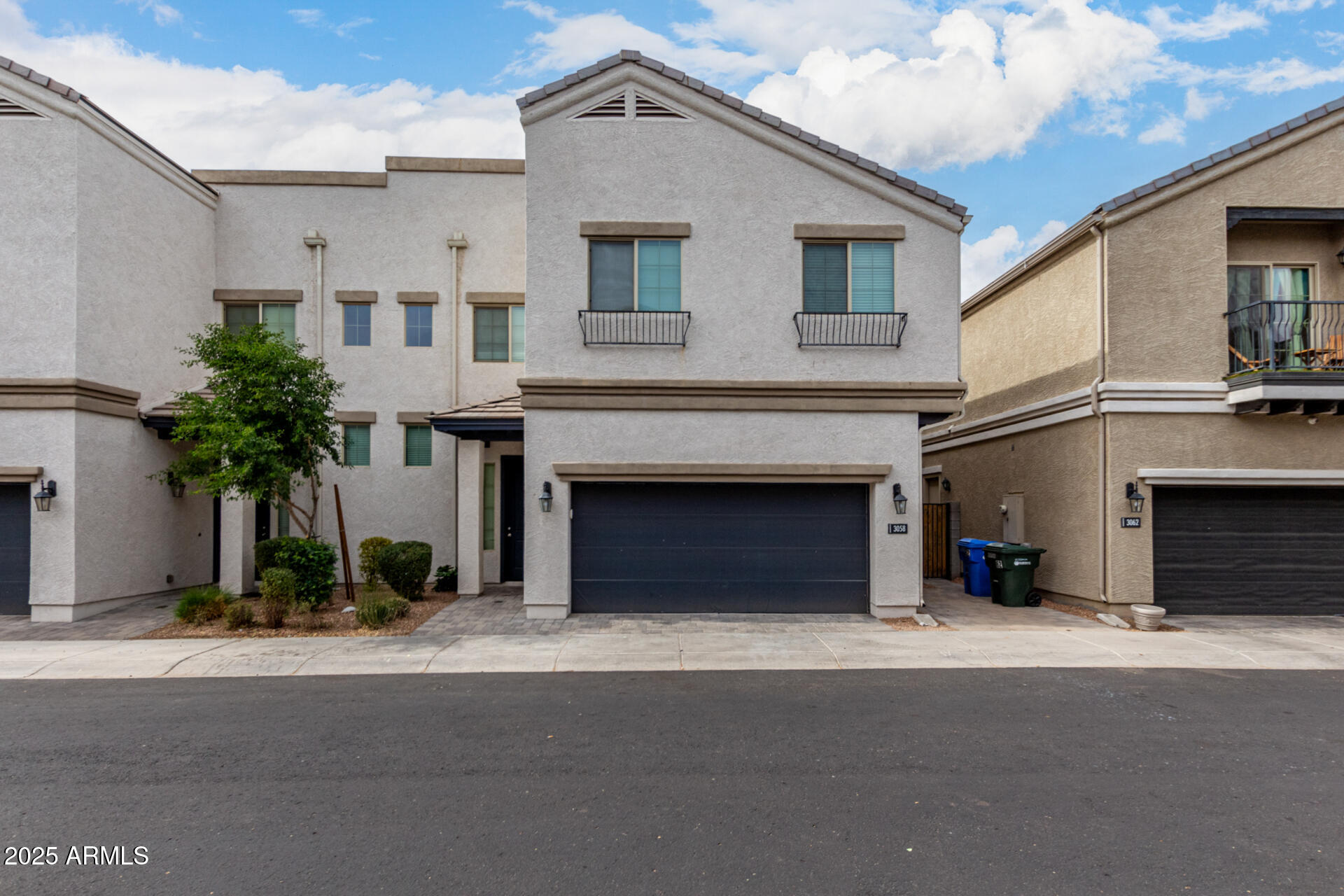 3058 N 33RD Place