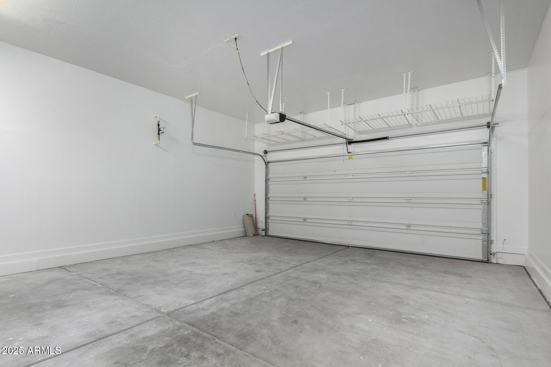 3058 N 33RD Place