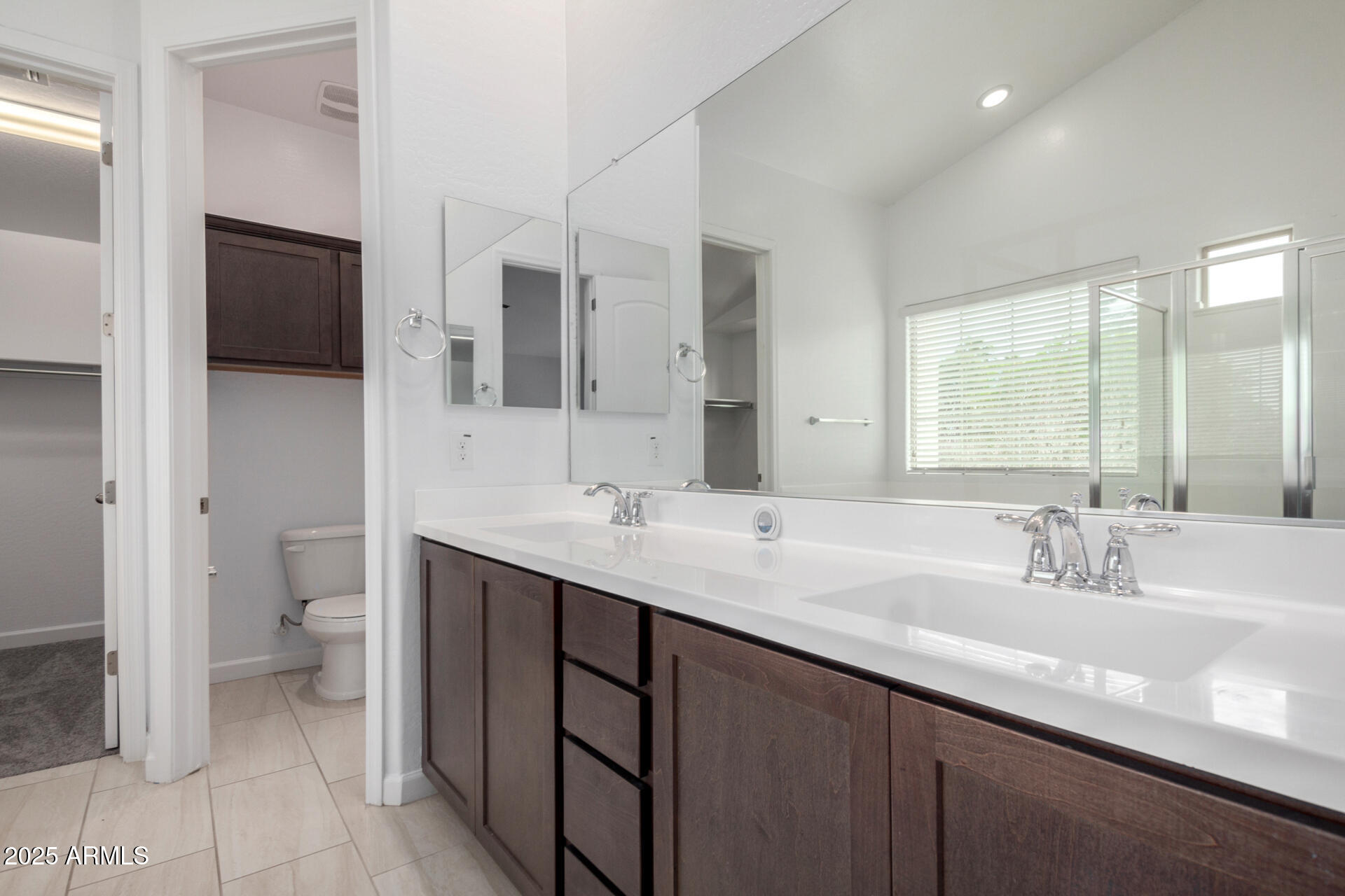3058 N 33RD Place