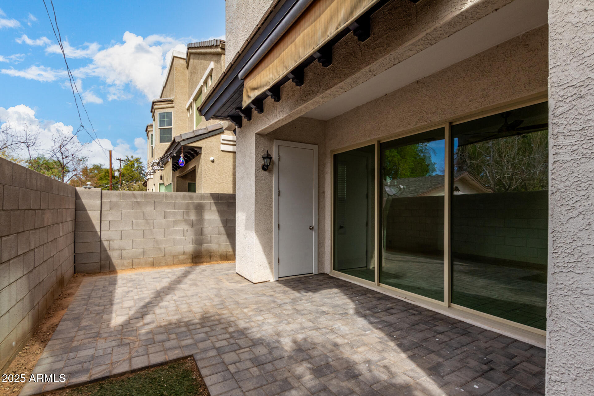 3058 N 33RD Place