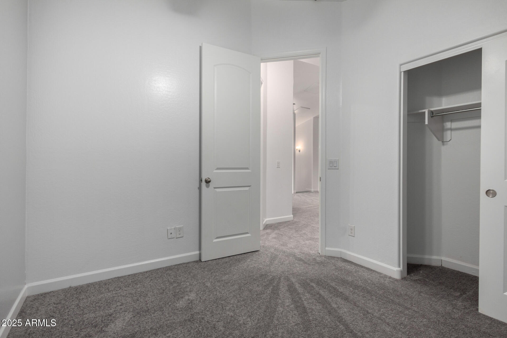 3058 N 33RD Place