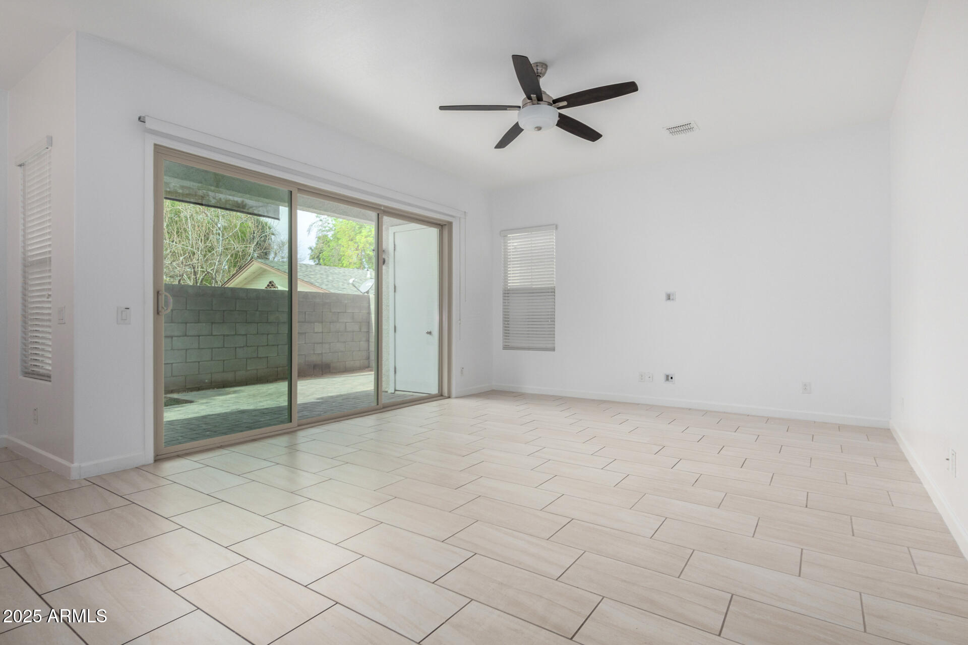 3058 N 33RD Place
