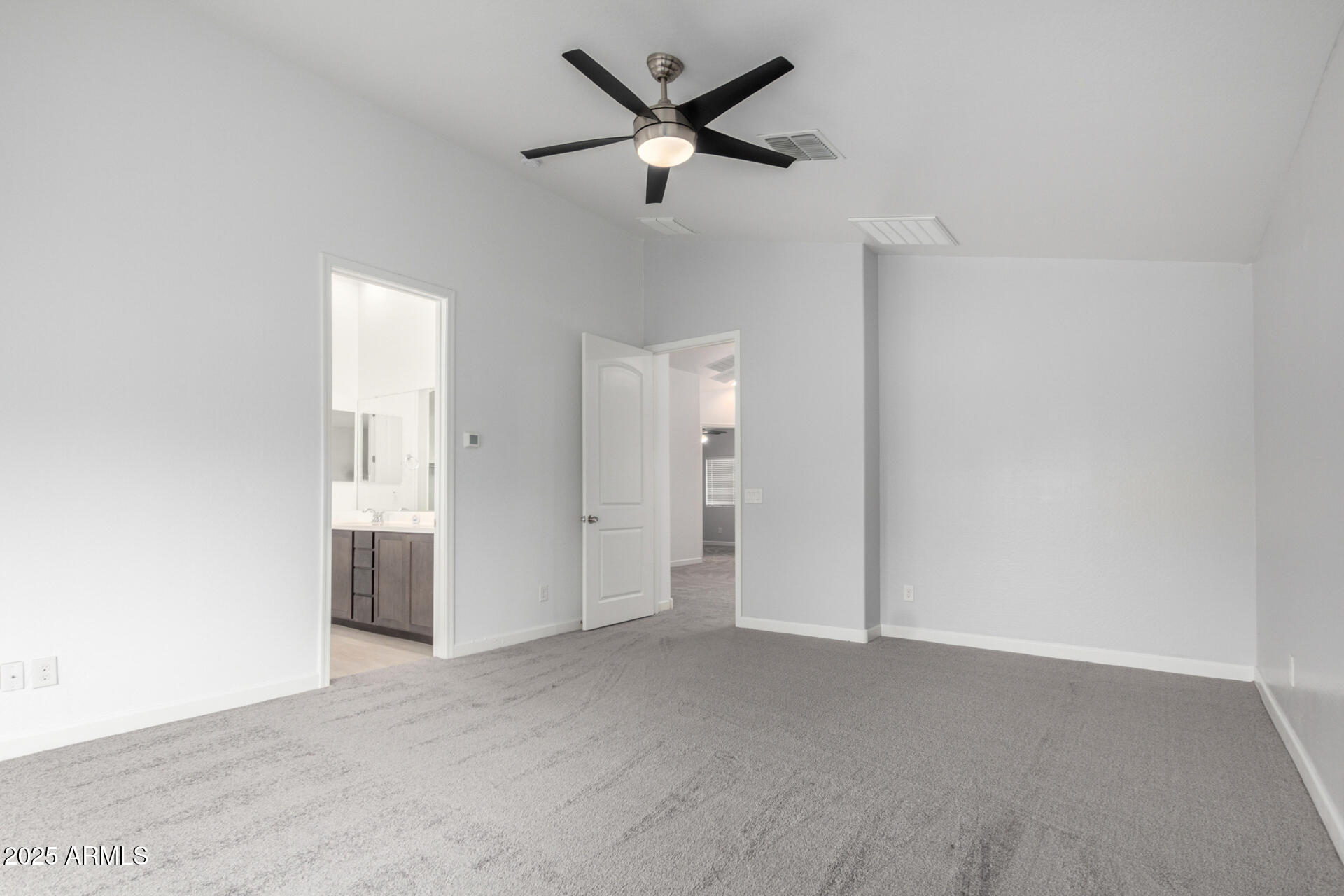 3058 N 33RD Place