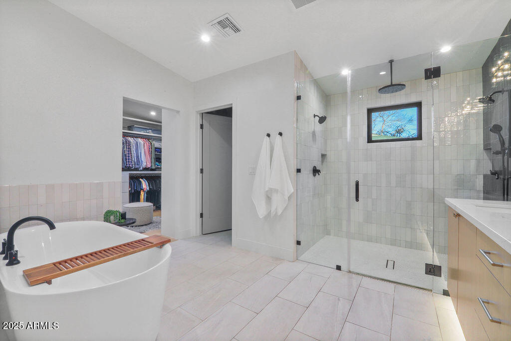 521 W STELLA Lane
