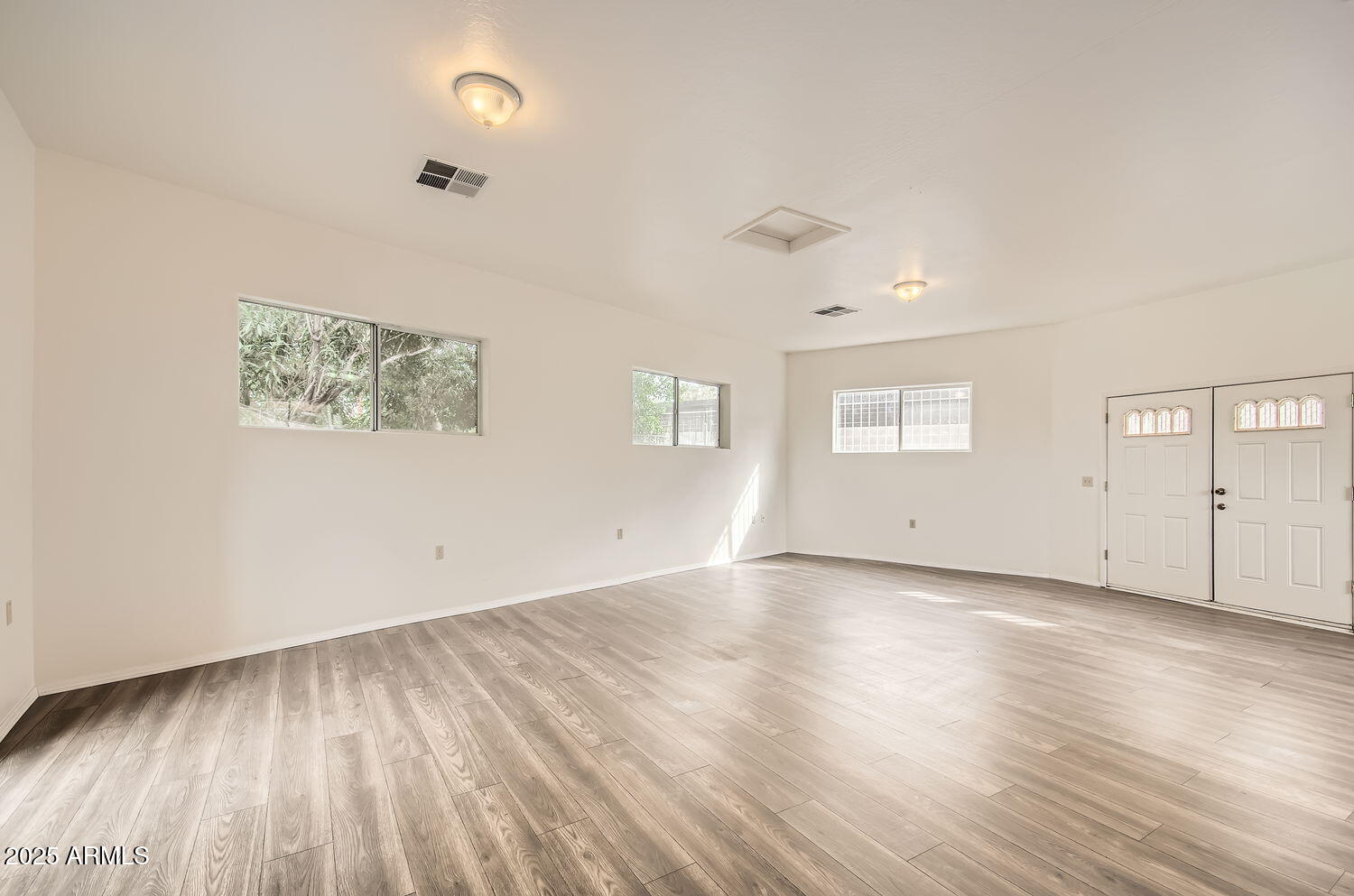 2929 N 55TH Place