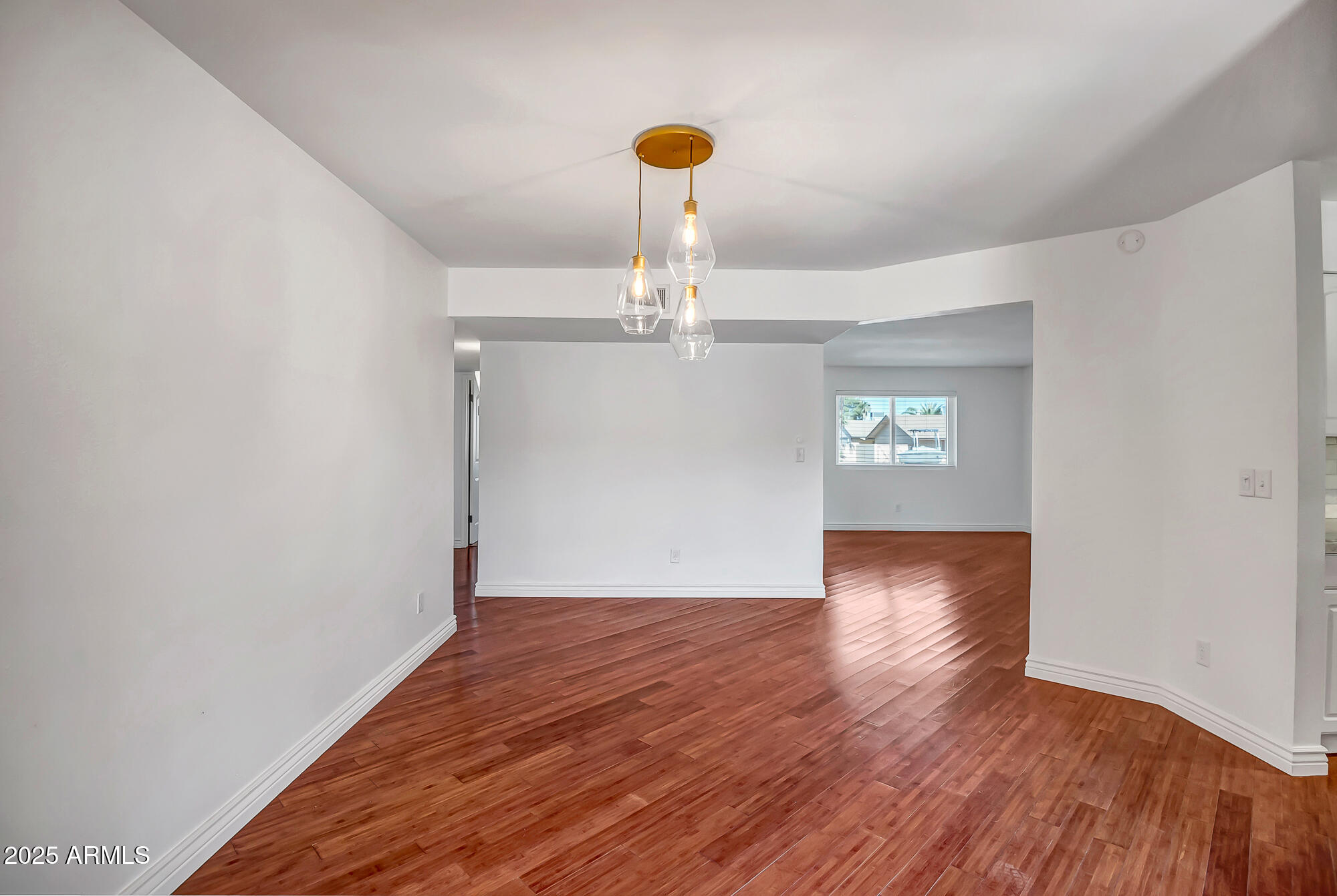 2801 E SYLVIA Street