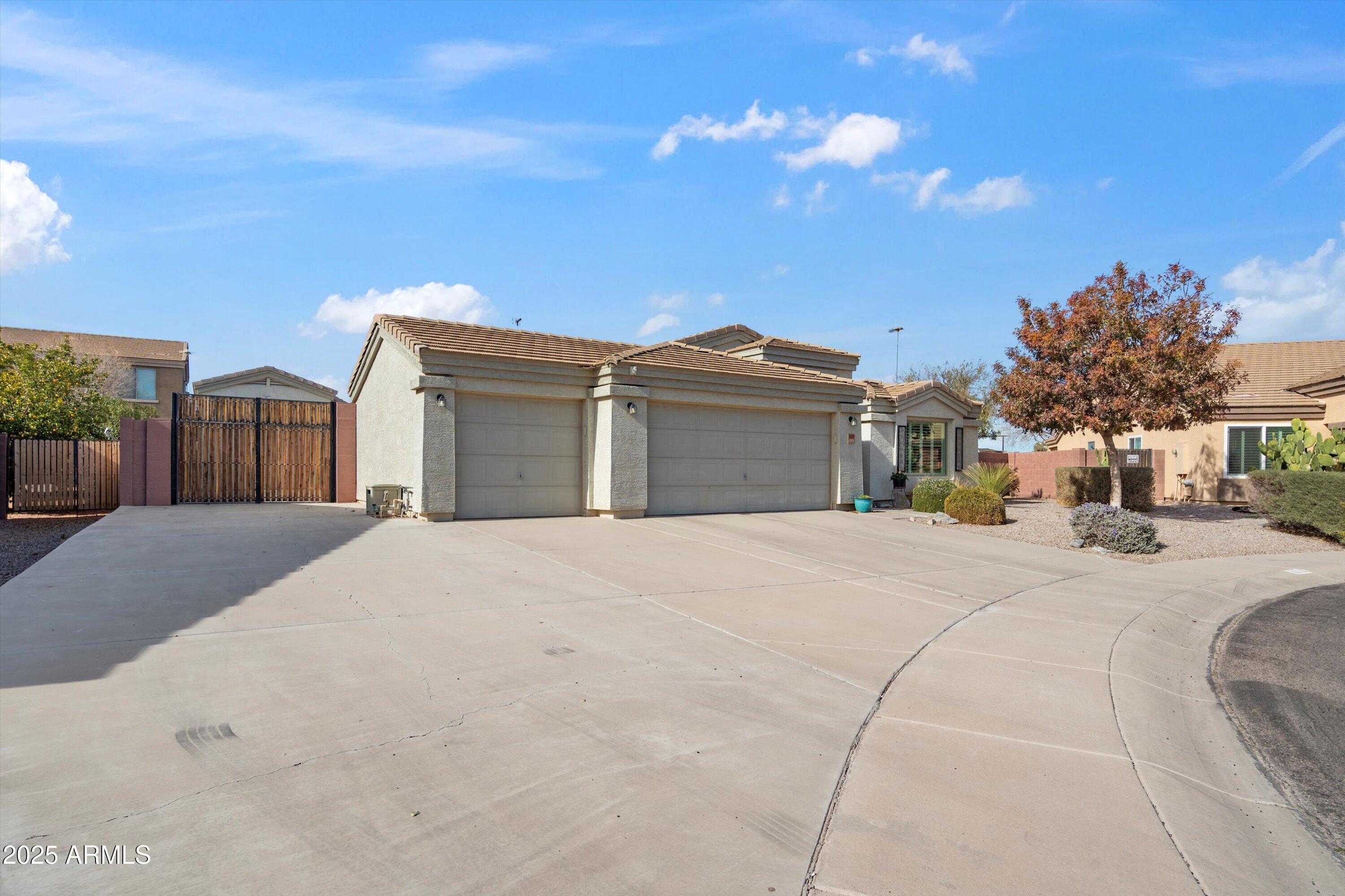 3689 N CRANE Place