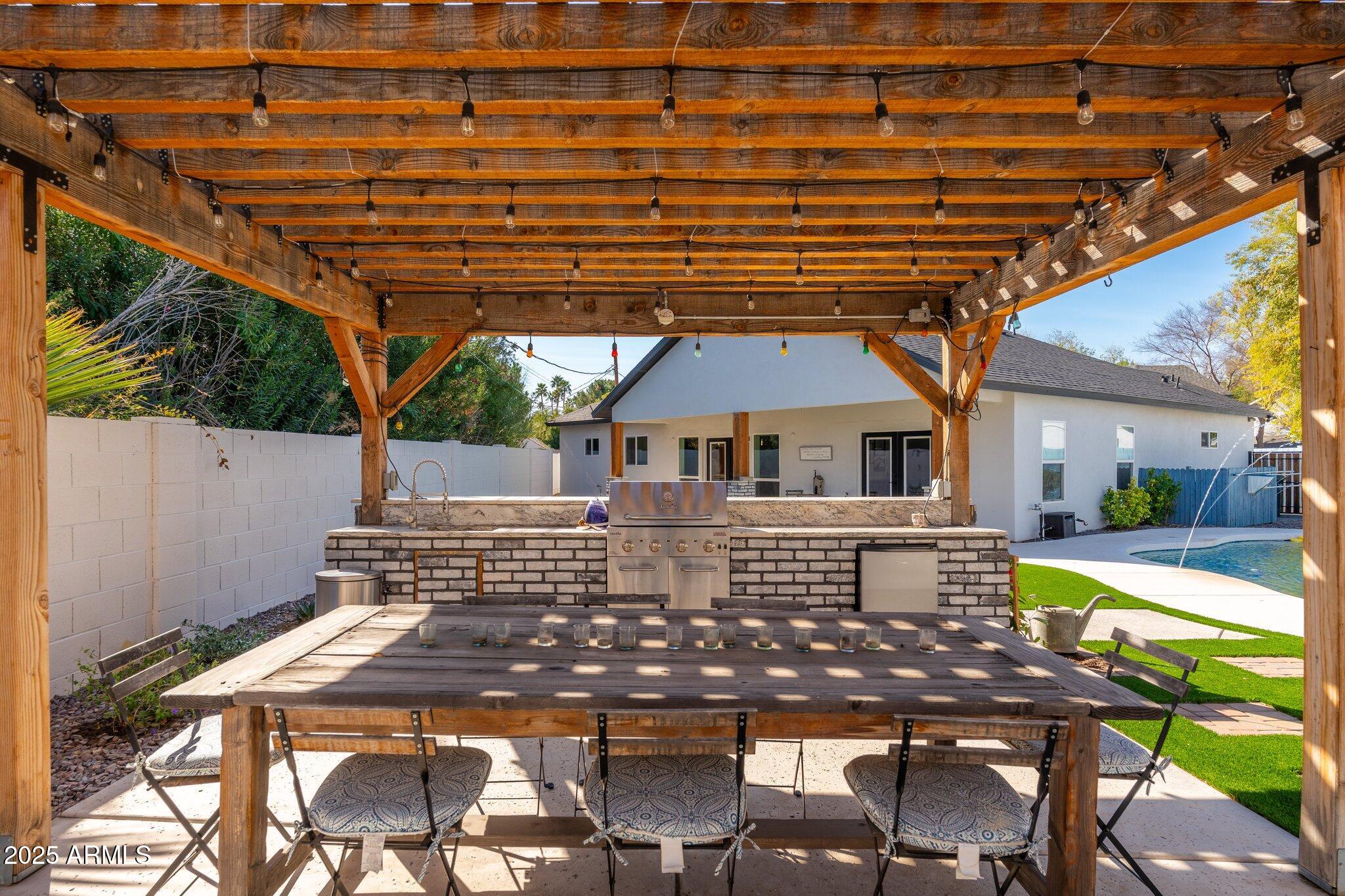 3312 E SELLS Drive