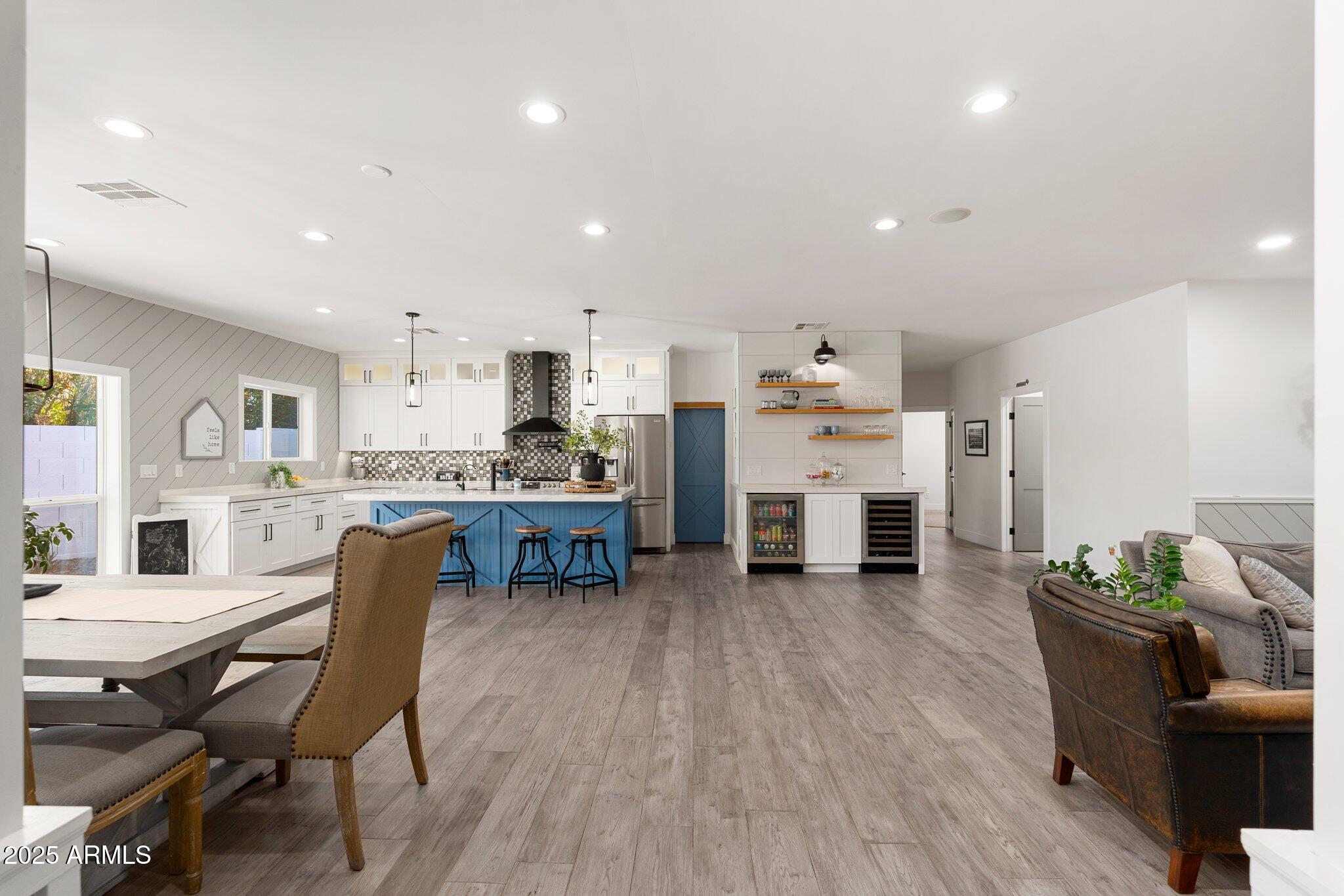 3312 E SELLS Drive