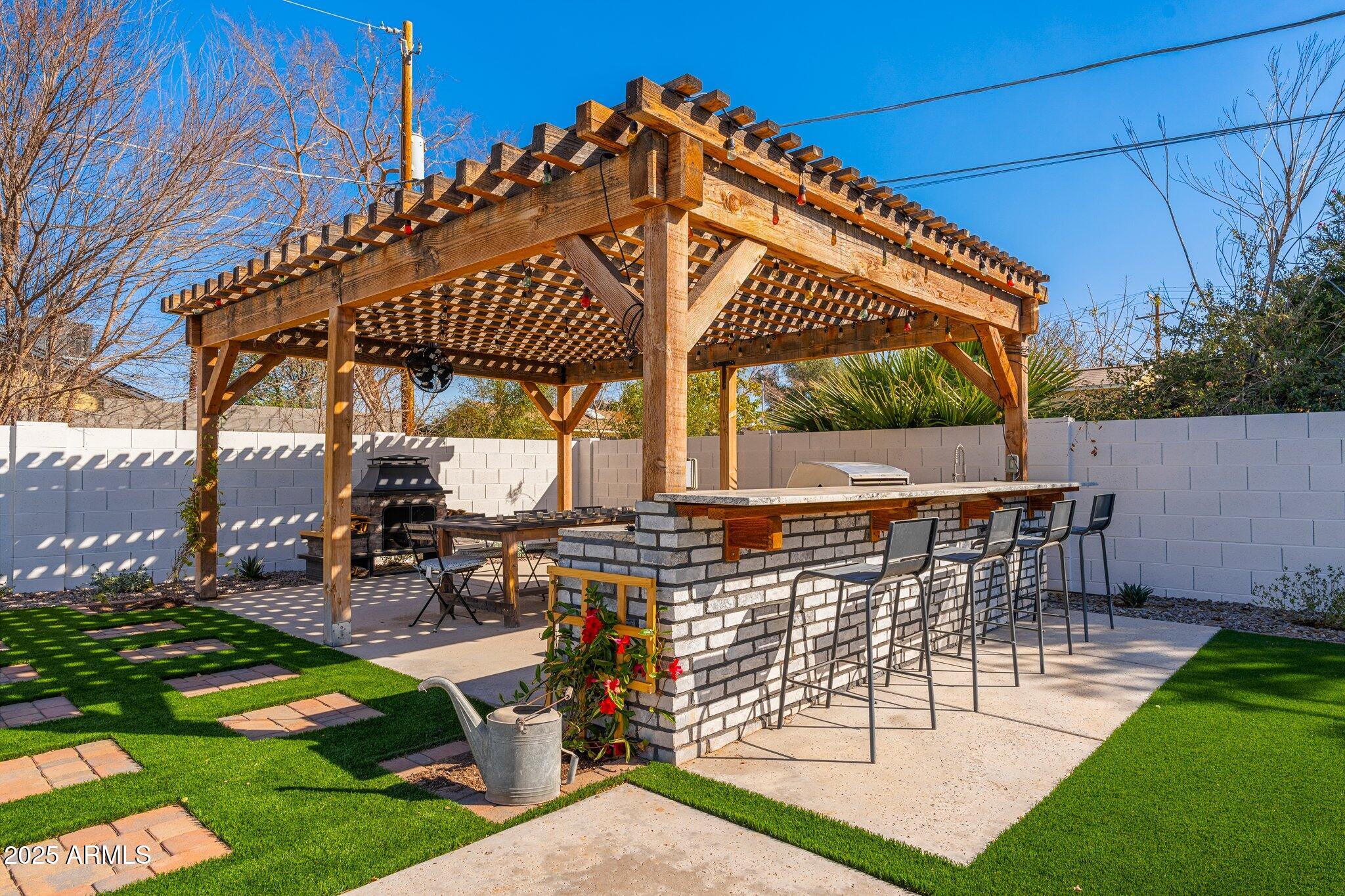 3312 E SELLS Drive