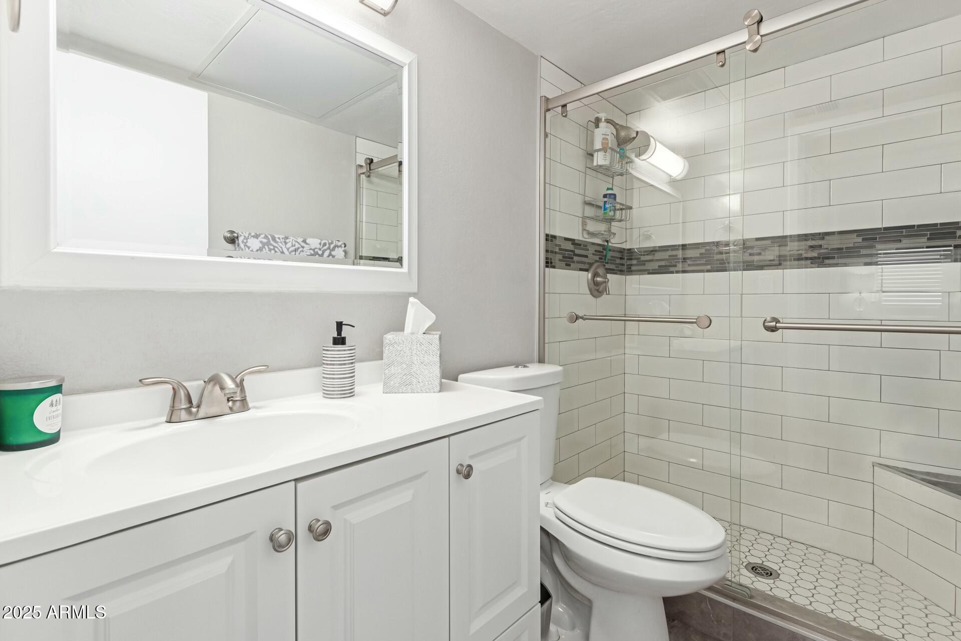 355 E THOMAS Road B110