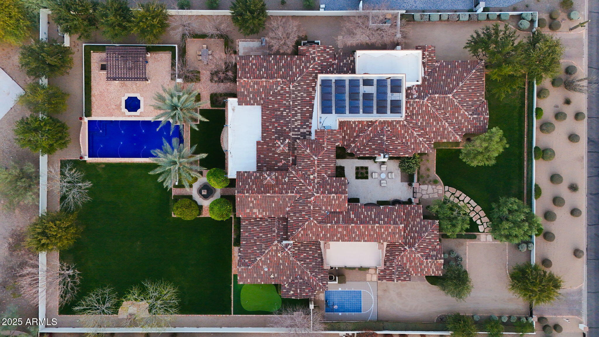 5016 E BUTLER Drive
