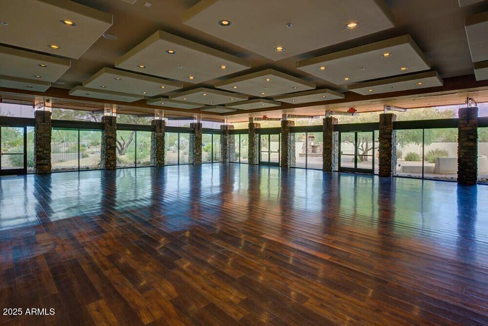3935 E ROUGH RIDER Road 1368