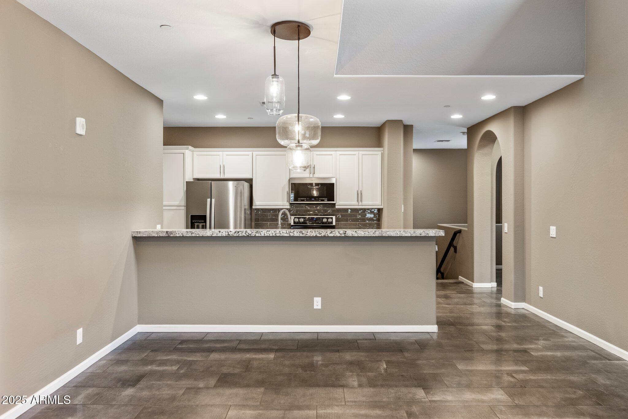 3935 E ROUGH RIDER Road 1368