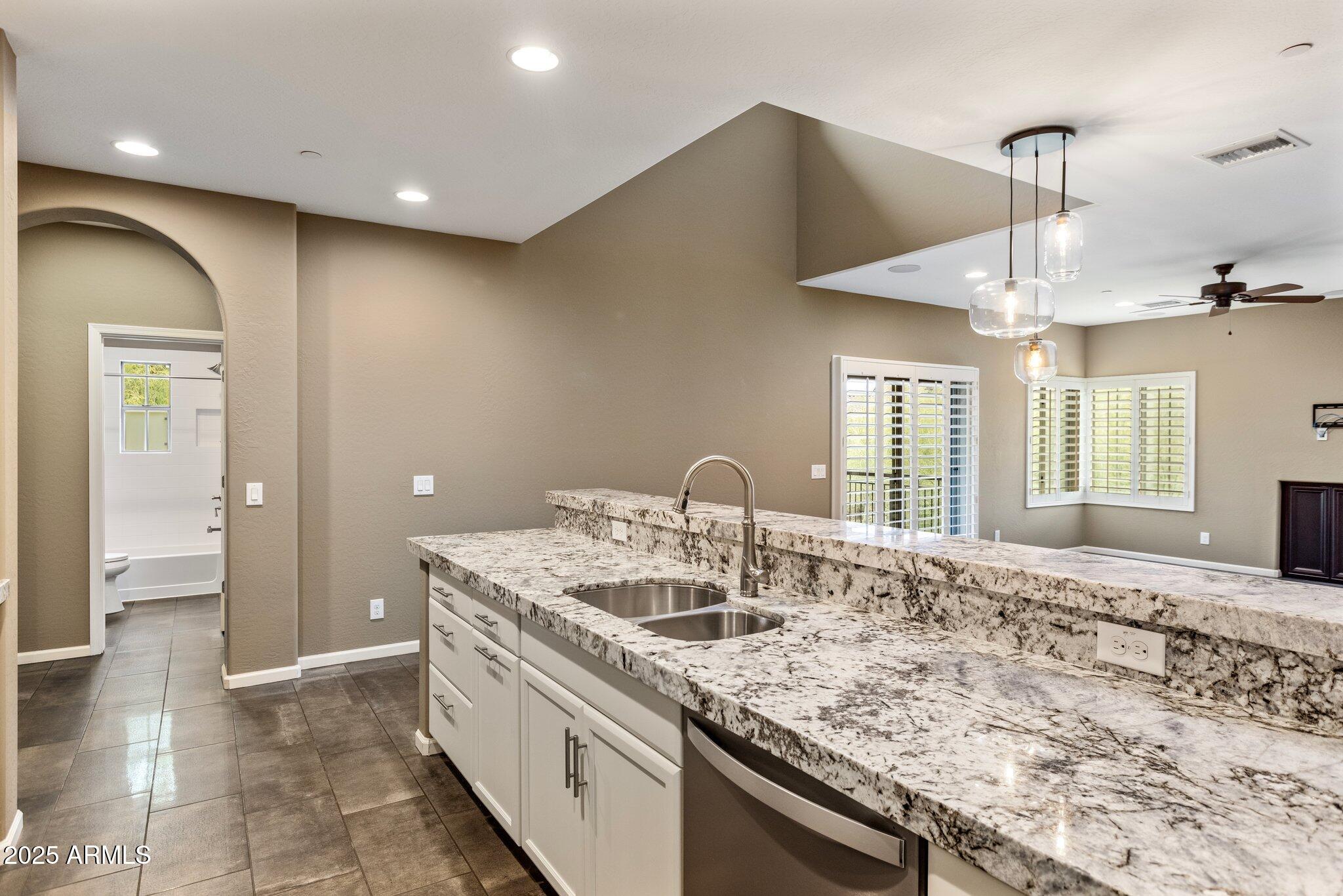 3935 E ROUGH RIDER Road 1368