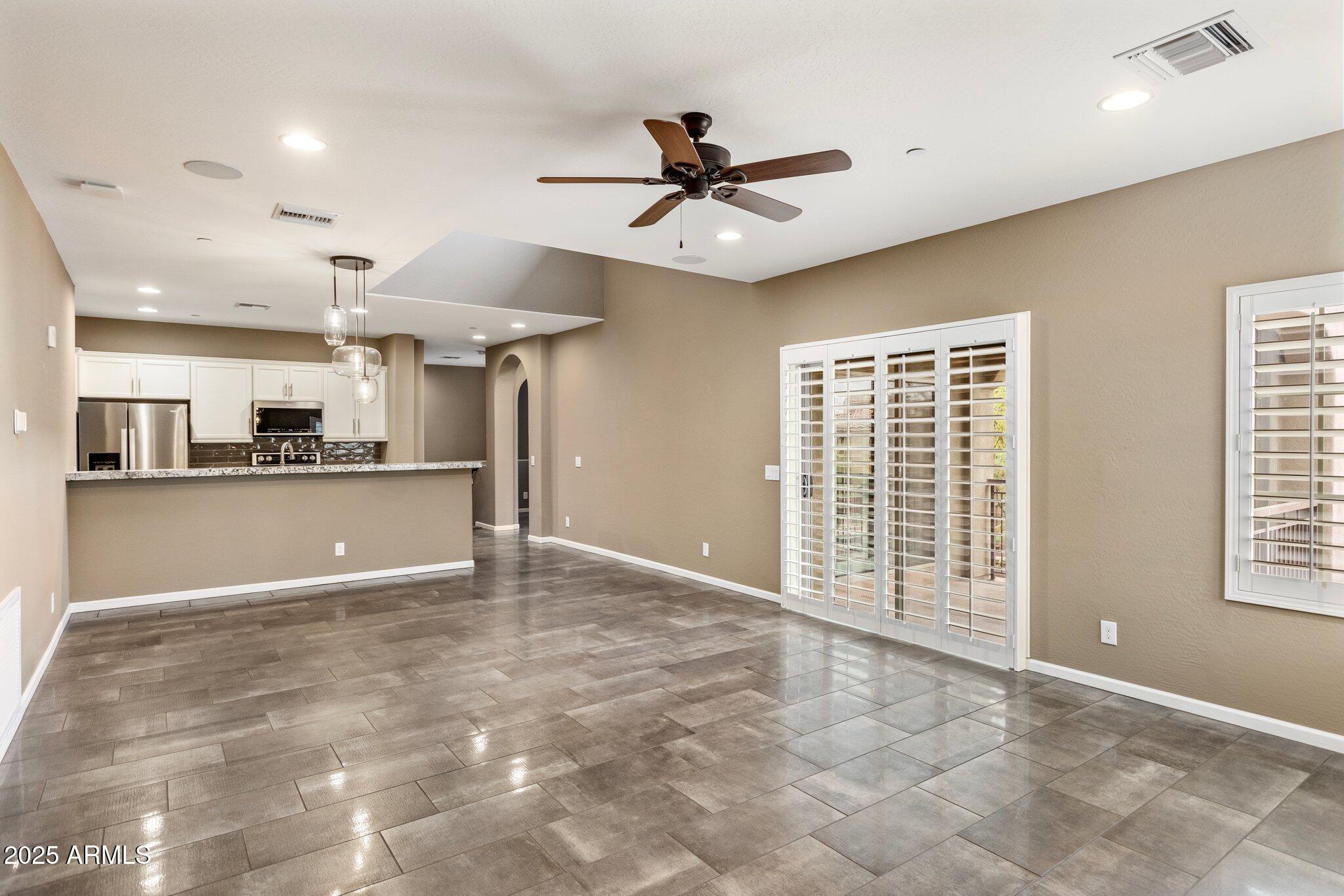 3935 E ROUGH RIDER Road 1368