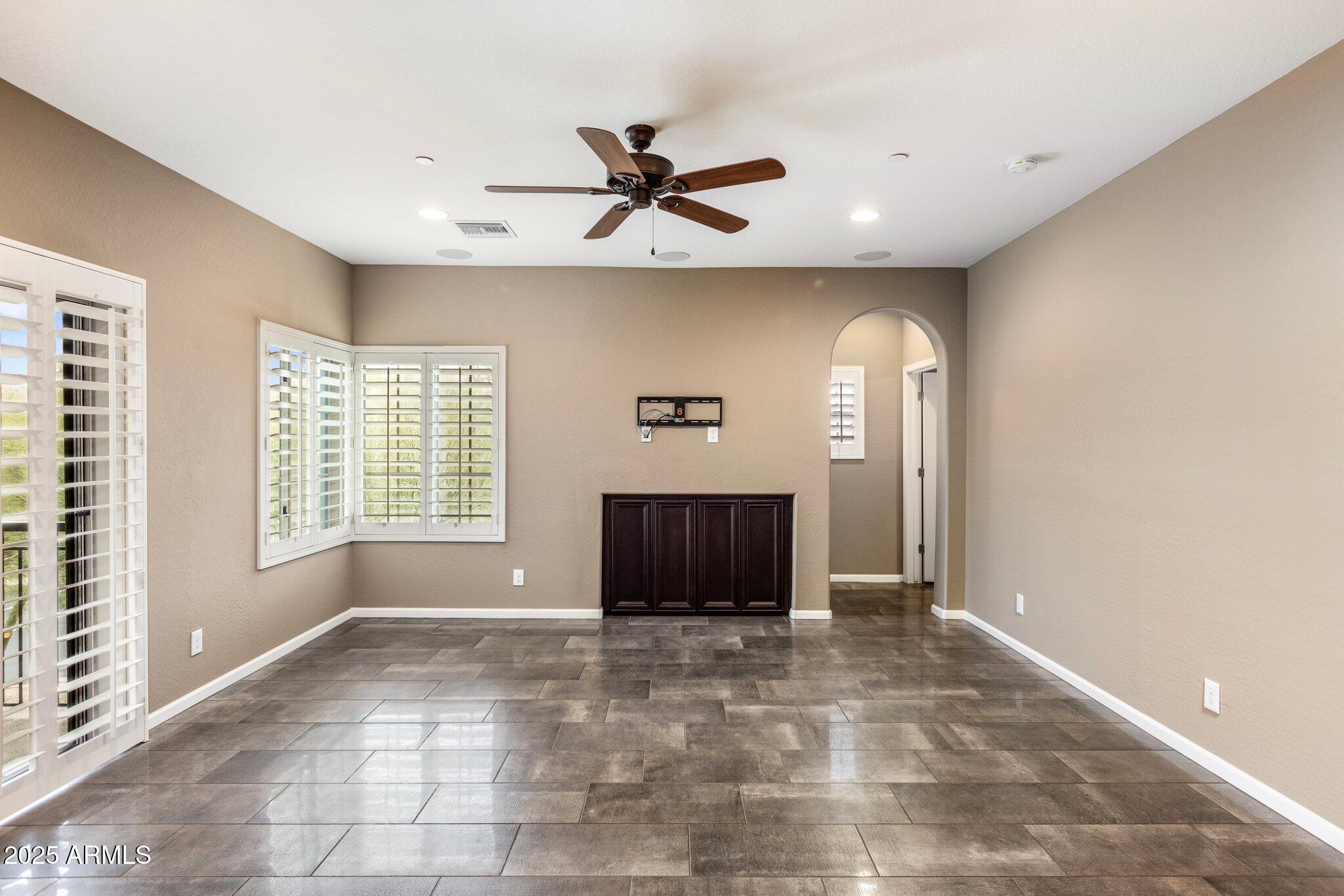3935 E ROUGH RIDER Road 1368