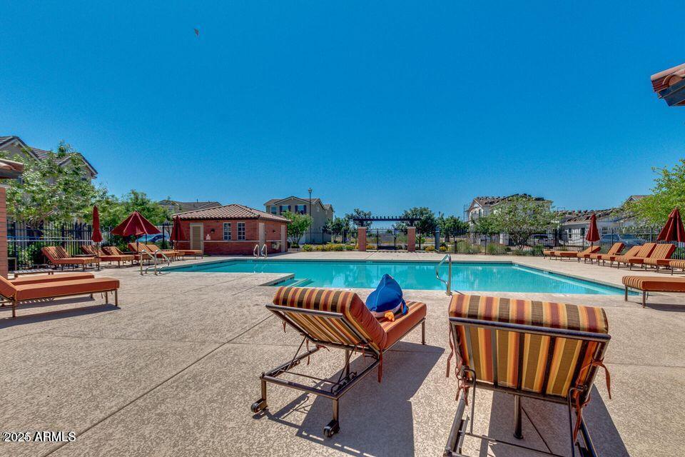 2257 S HENRY Lane