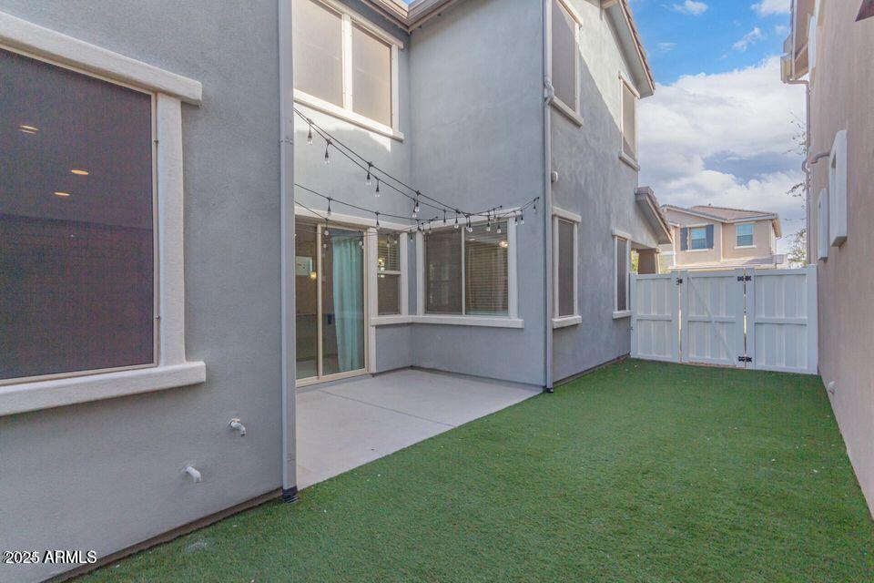 2257 S HENRY Lane