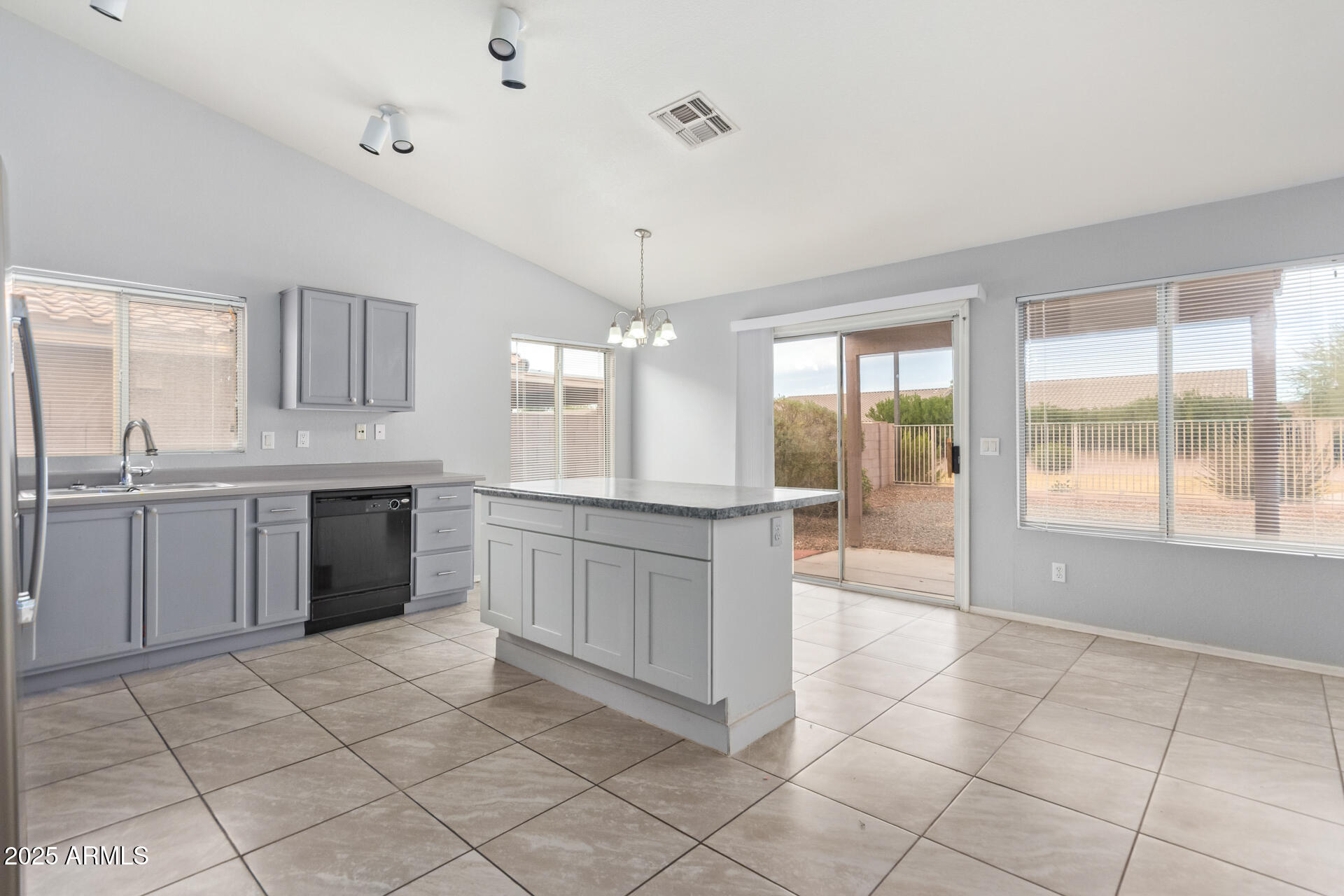756 S BENTON