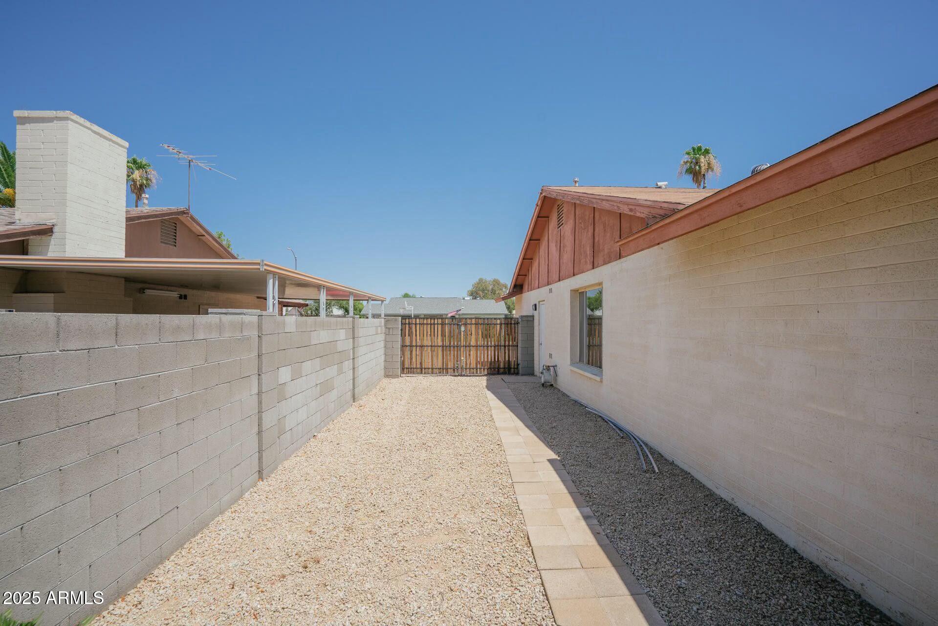 3021 W ANGELA Drive