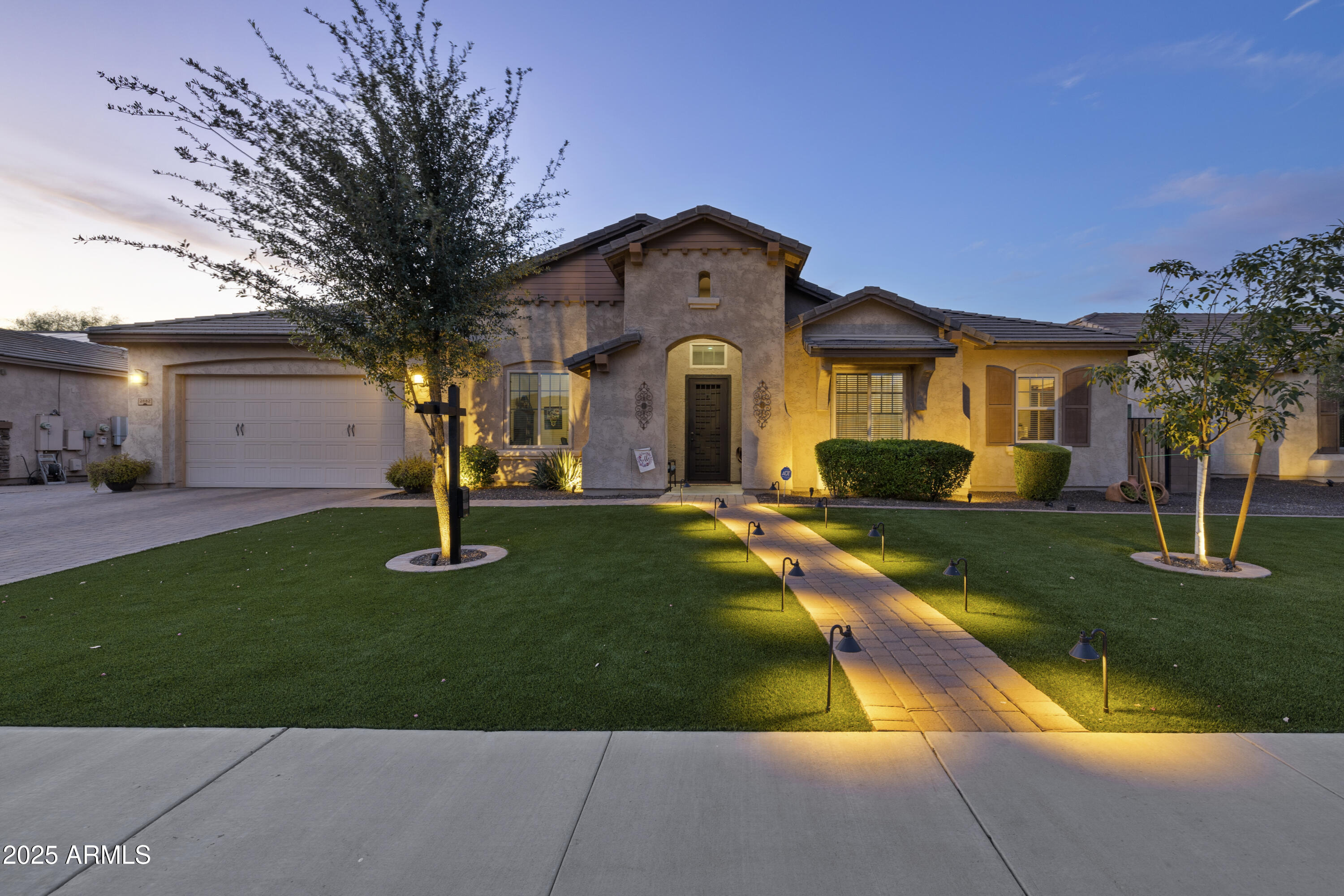 2882 E WILDHORSE Drive E