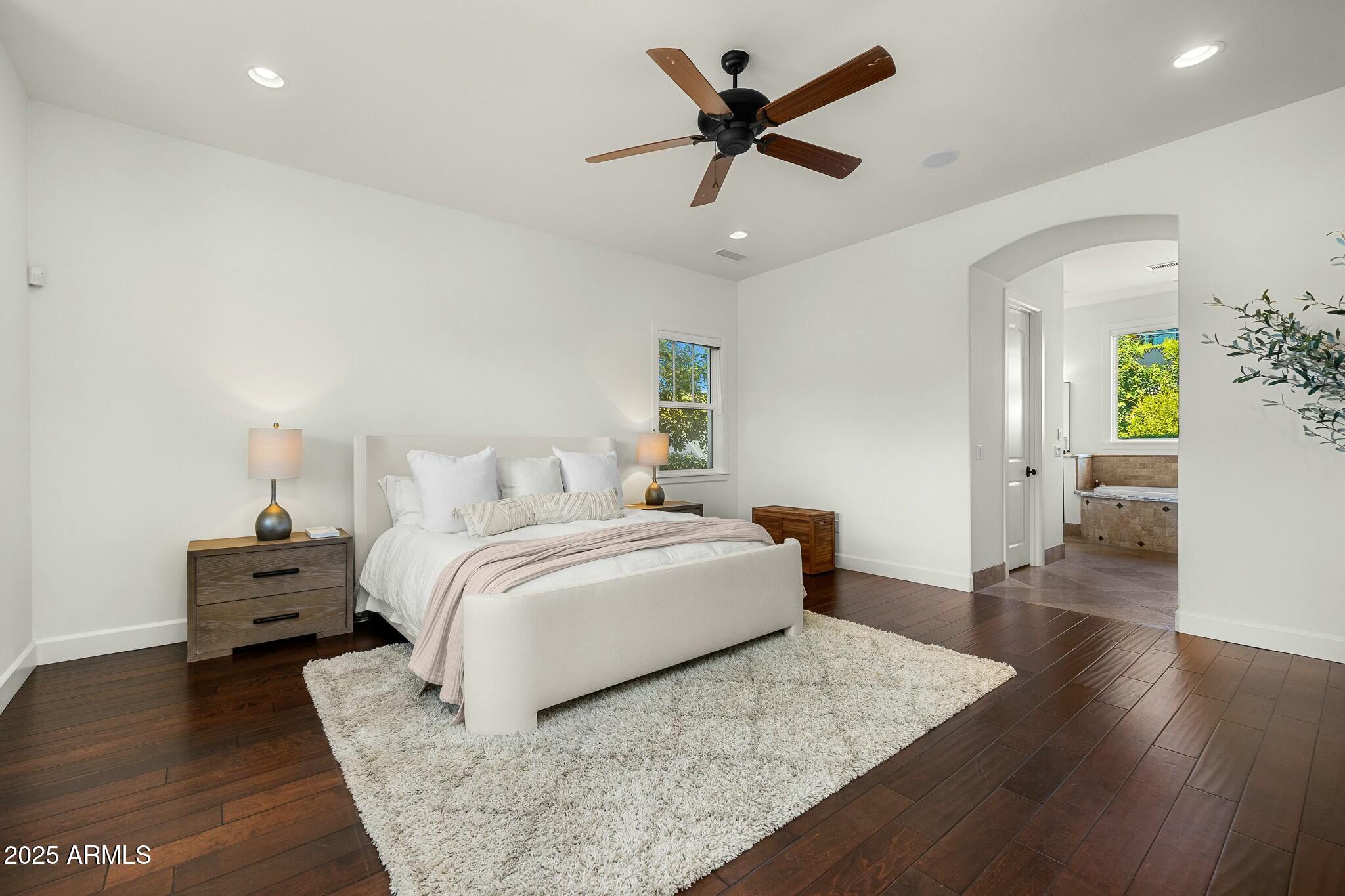 3226 E SELLS Drive