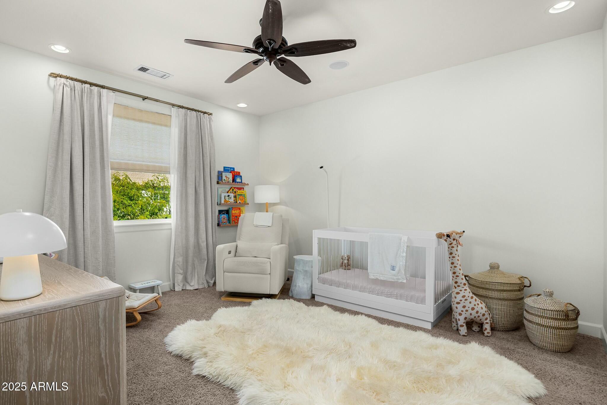 3226 E SELLS Drive