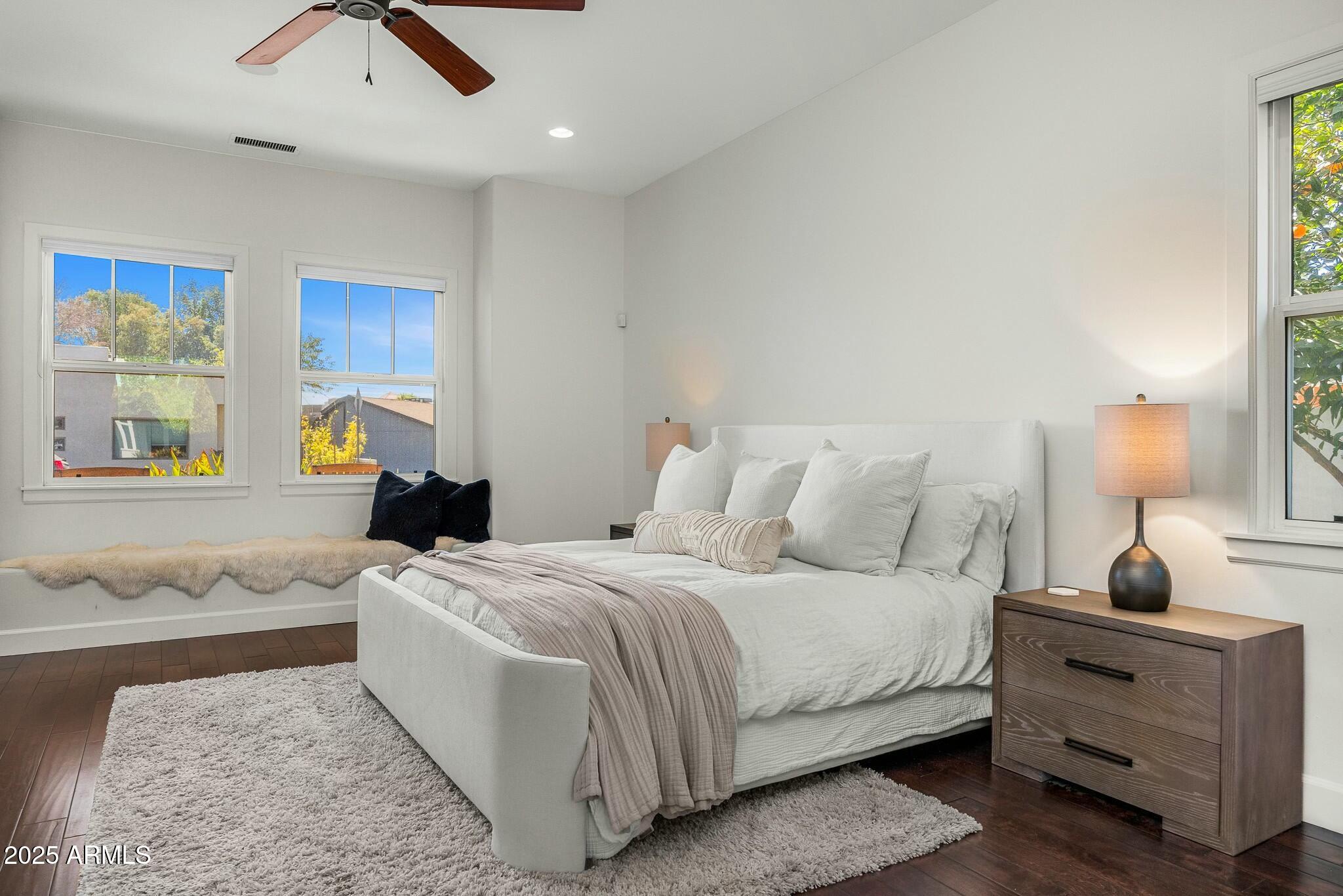 3226 E SELLS Drive