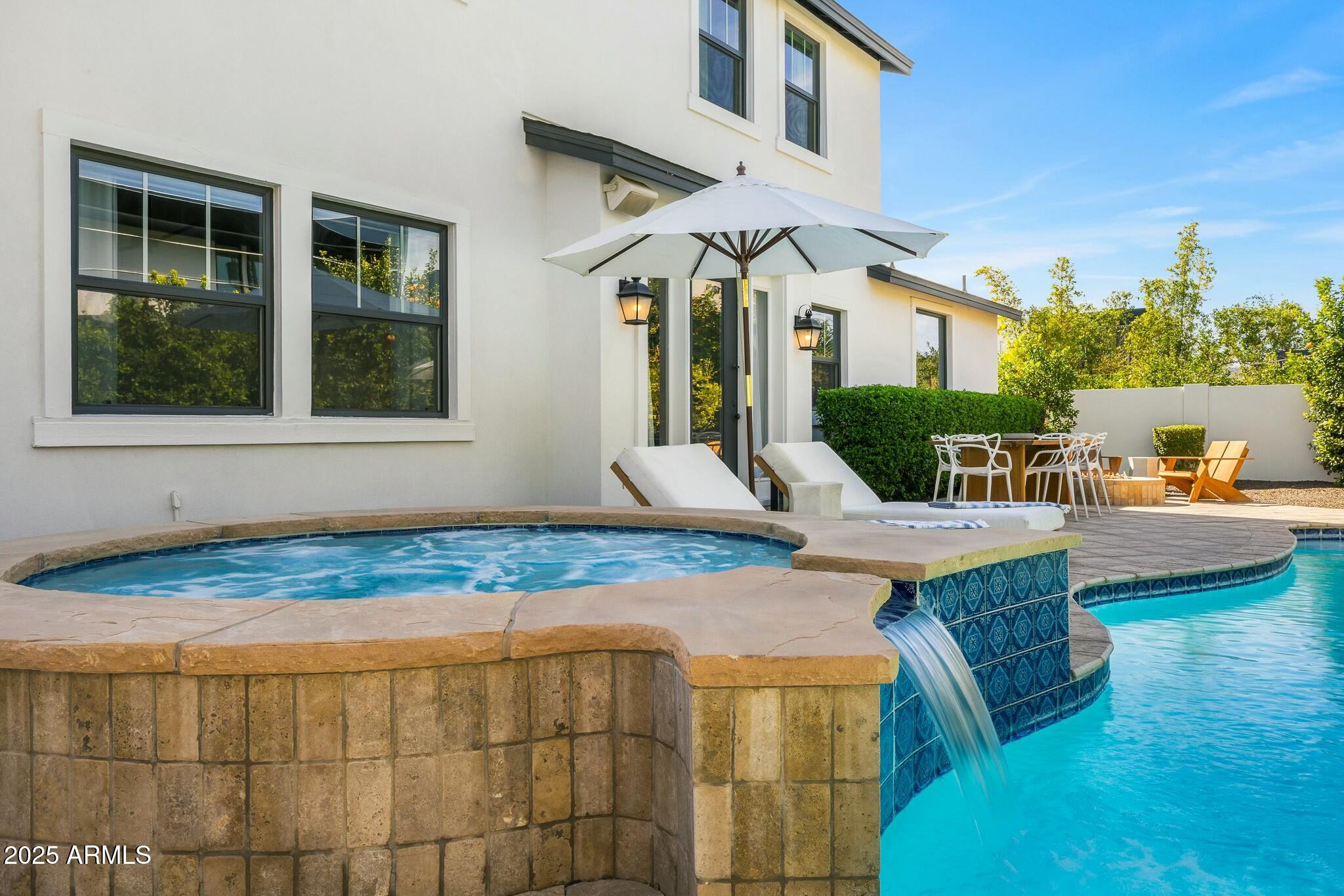 3226 E SELLS Drive