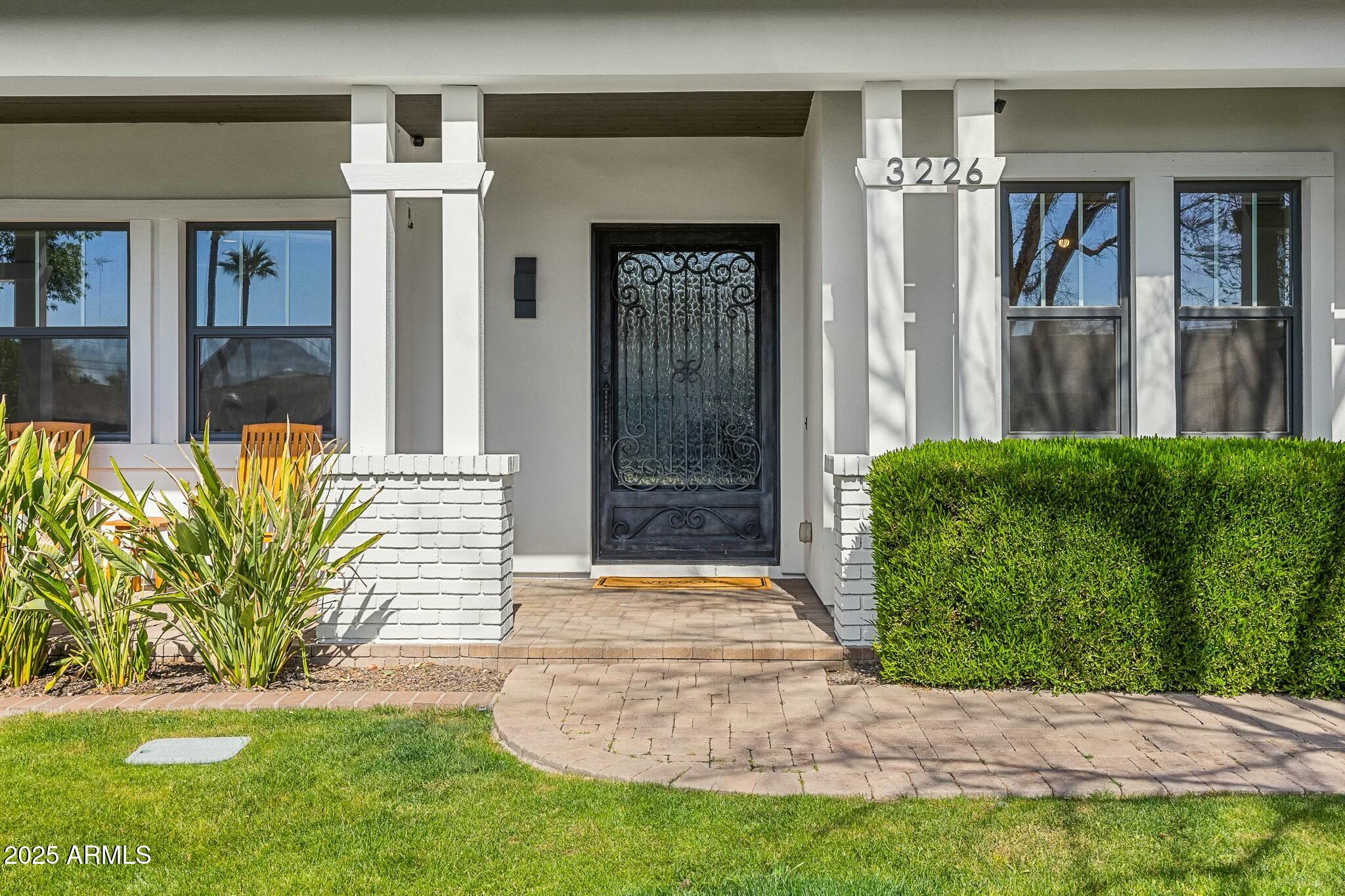 3226 E SELLS Drive