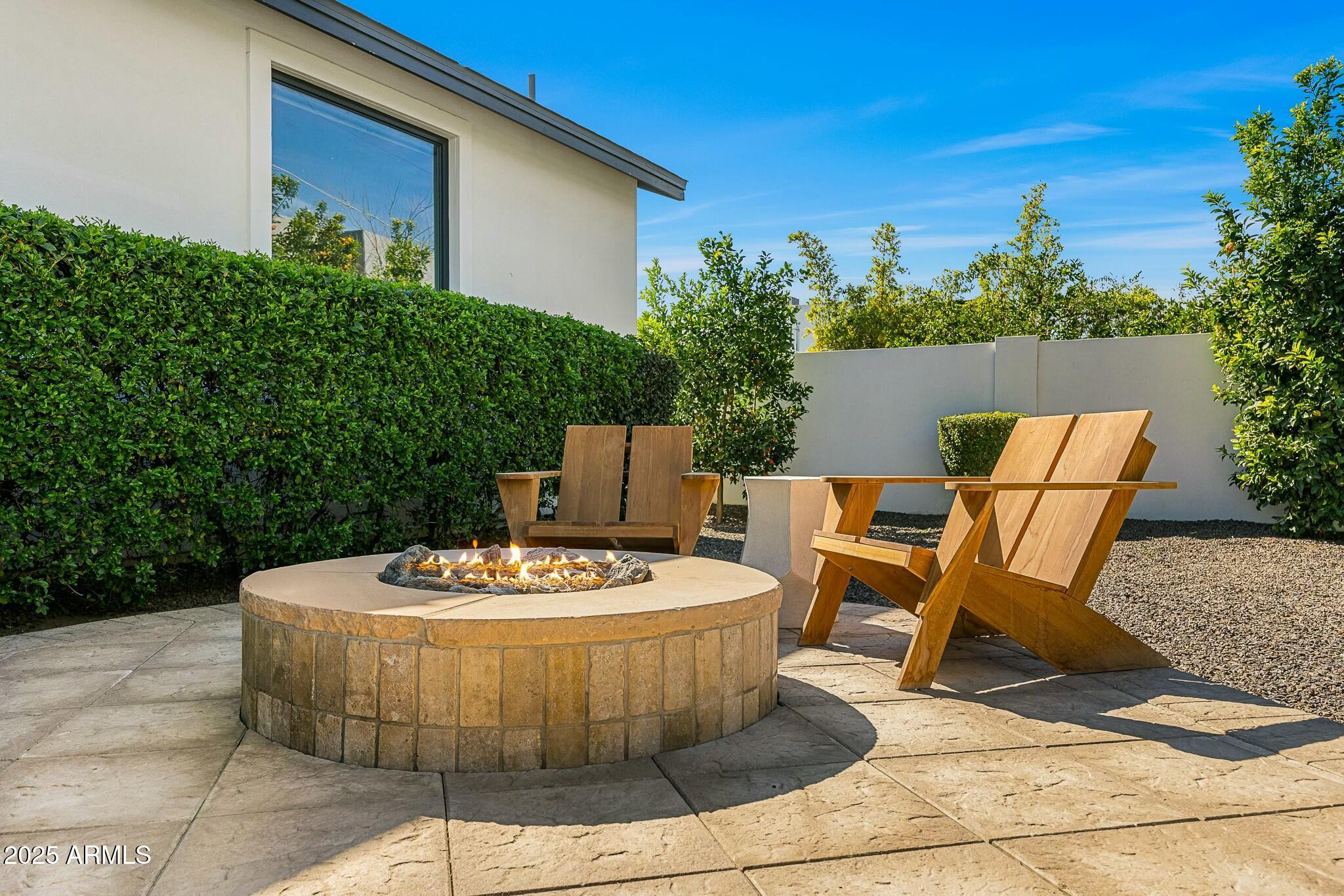 3226 E SELLS Drive
