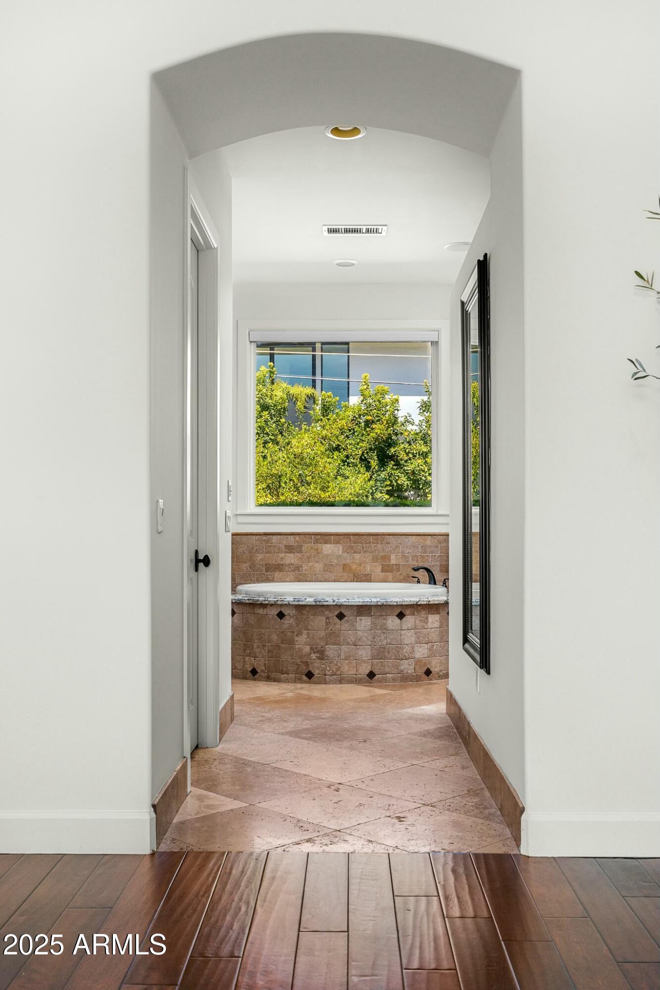 3226 E SELLS Drive