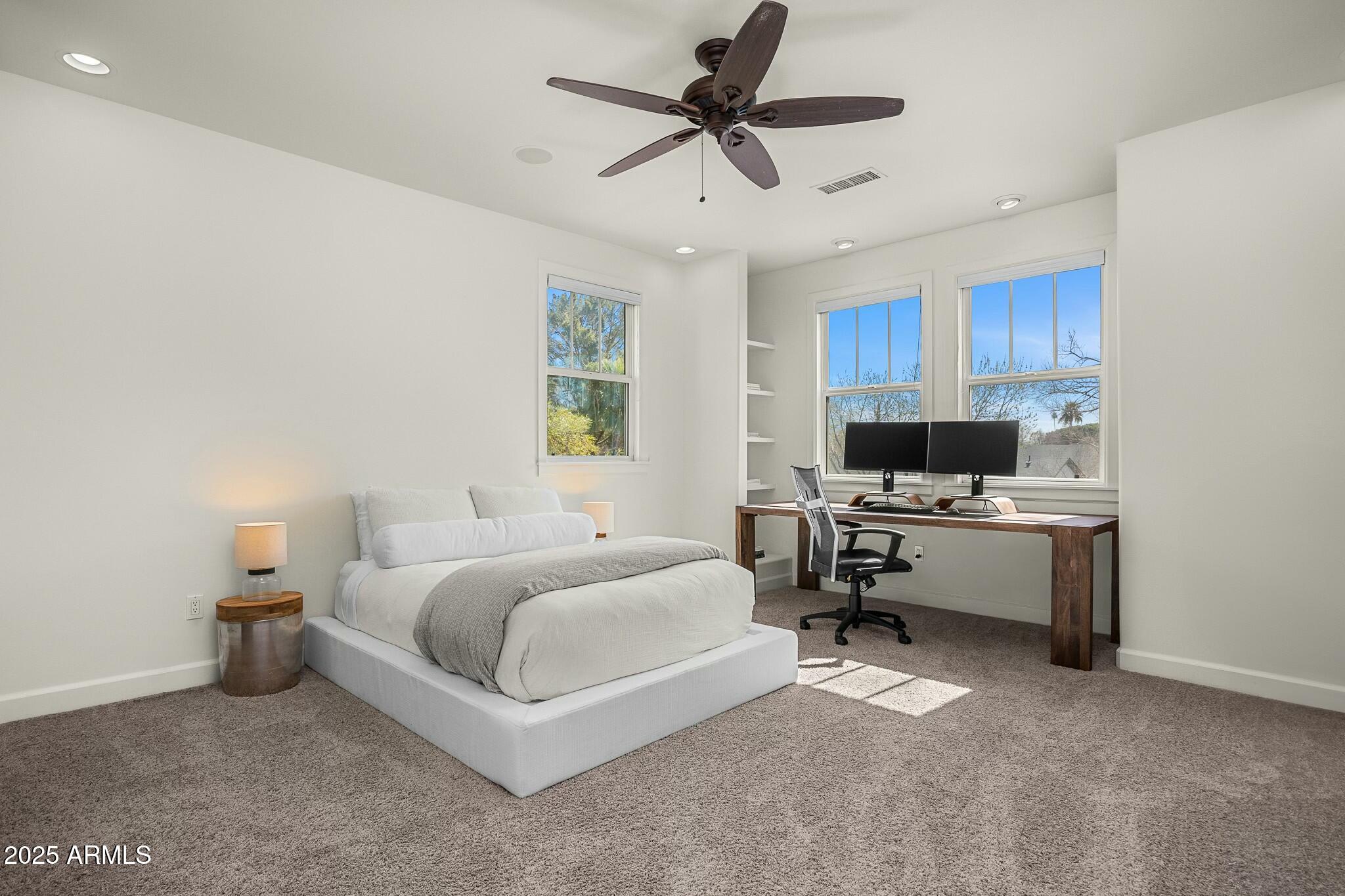 3226 E SELLS Drive