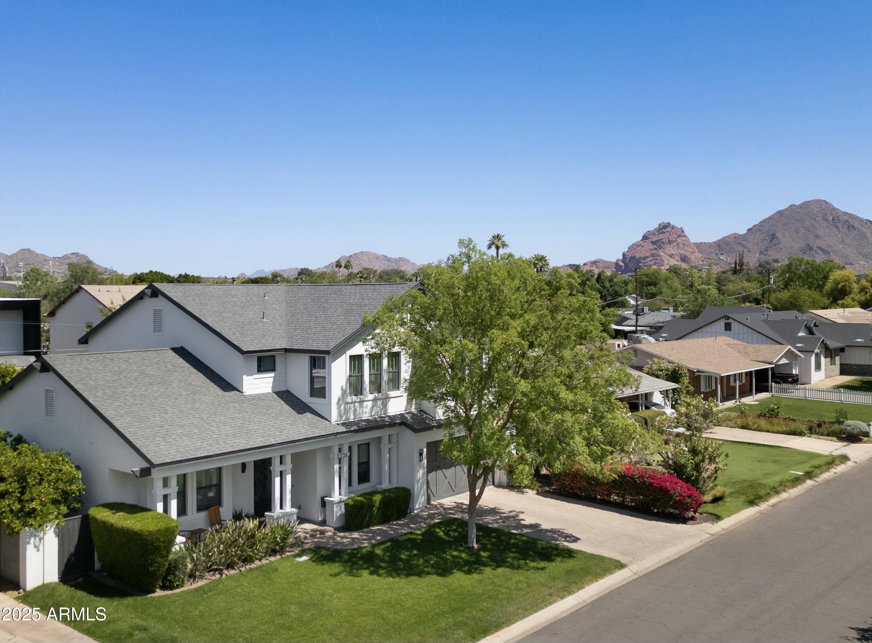3226 E SELLS Drive