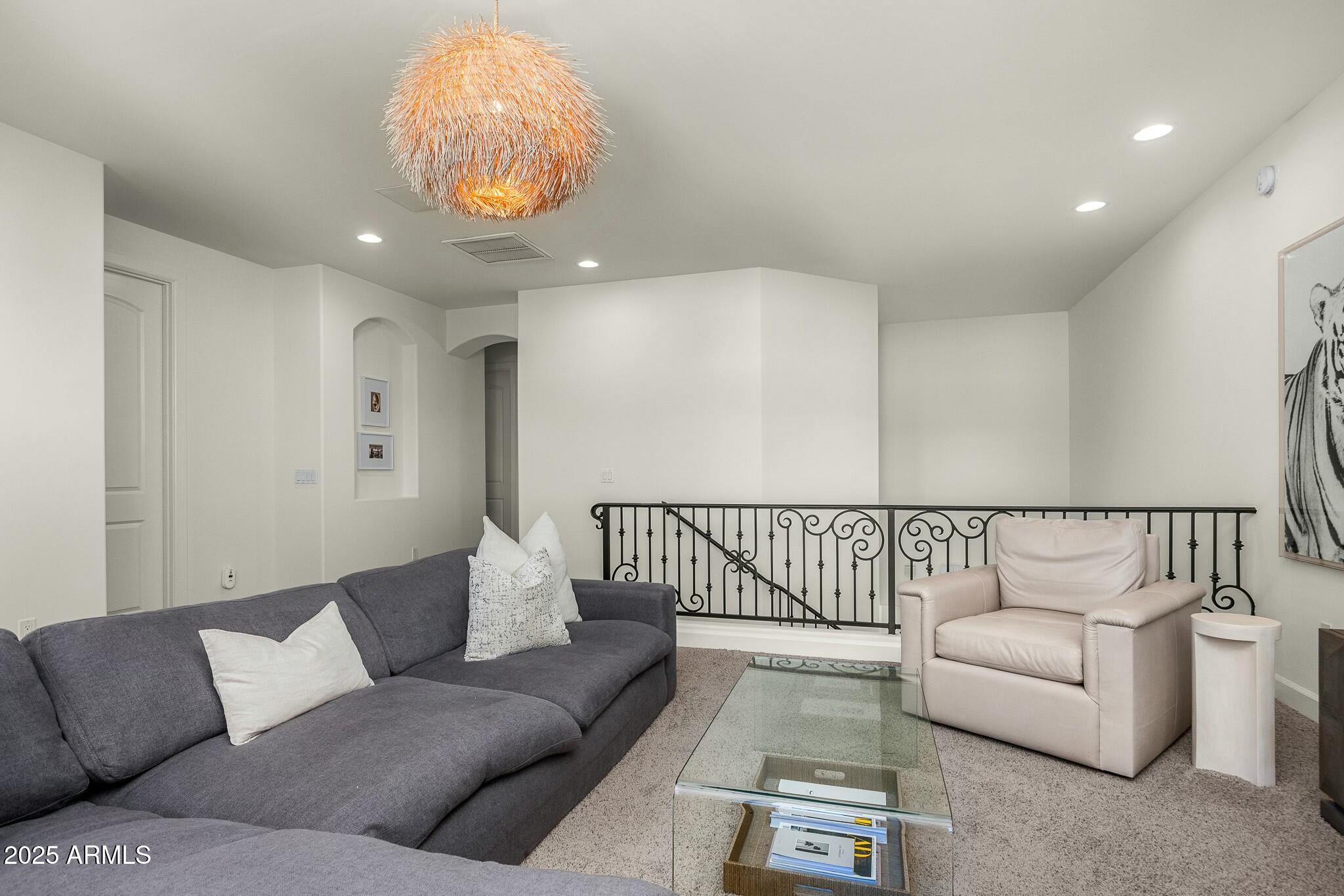 3226 E SELLS Drive