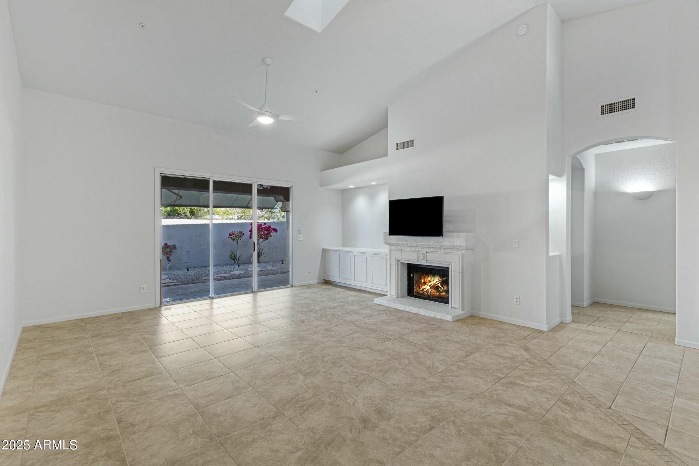 8974 E MAPLE Drive