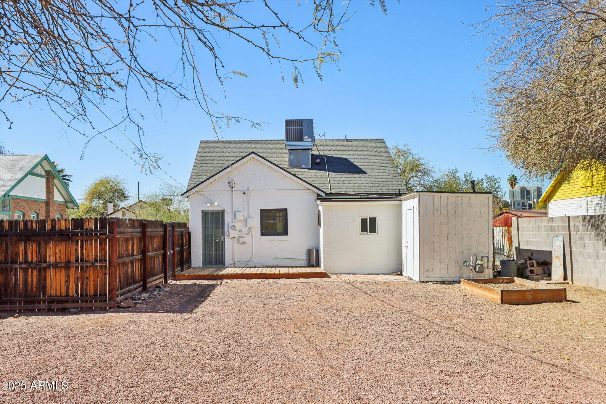 2237 N 9TH Street