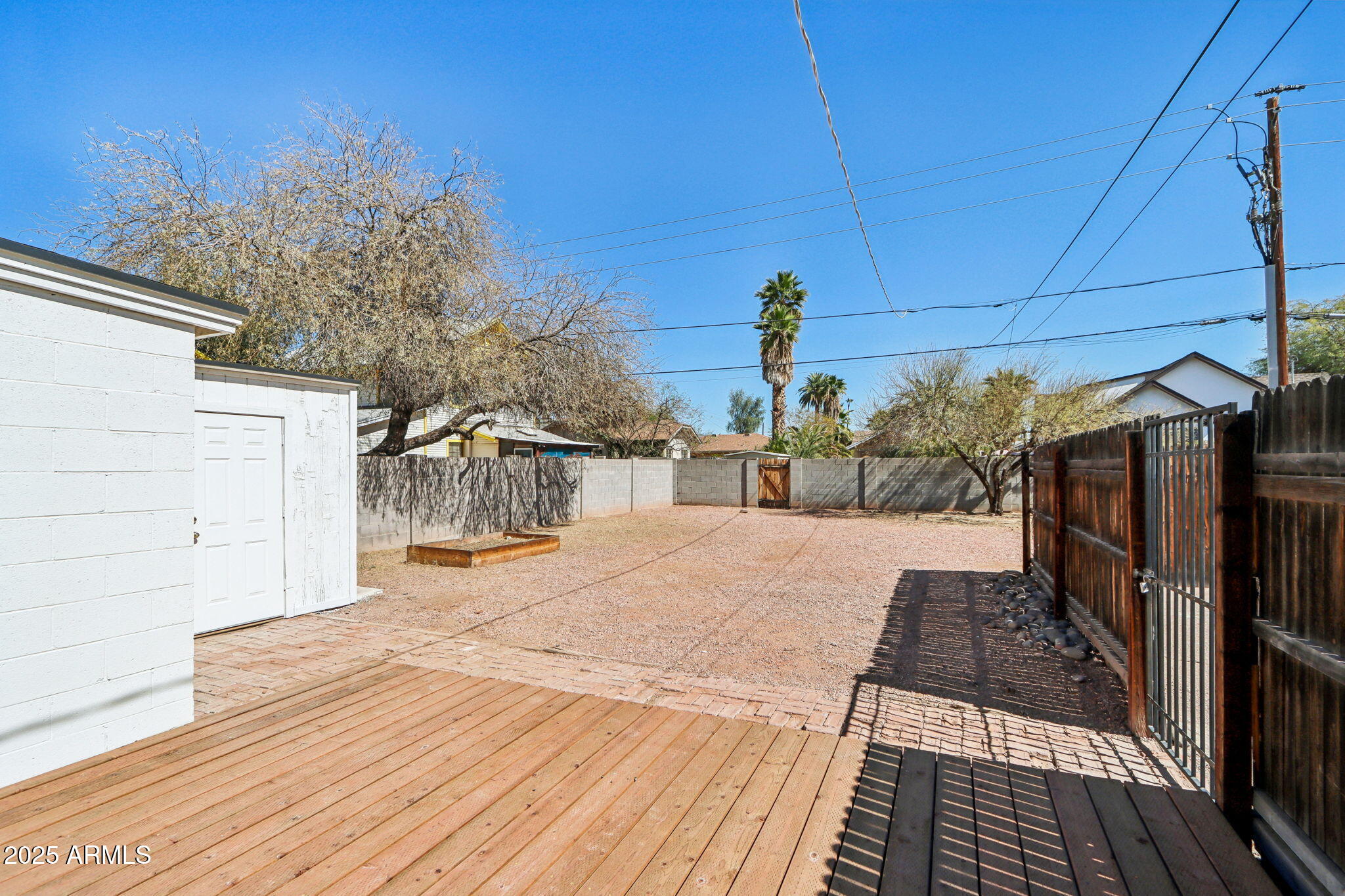 2237 N 9TH Street