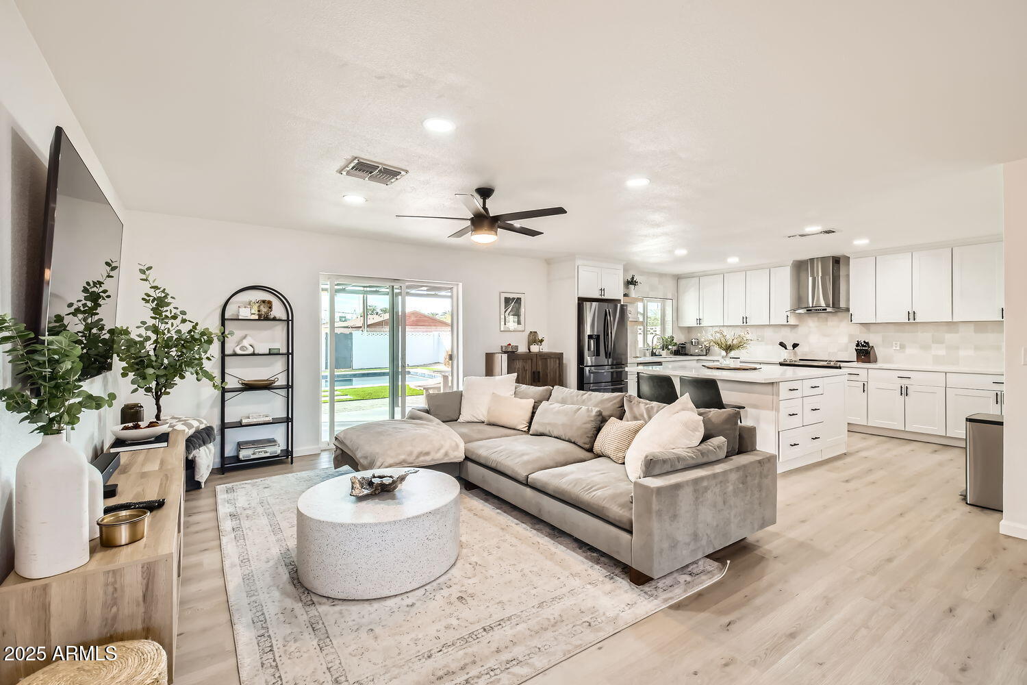 7333 E PALM Lane