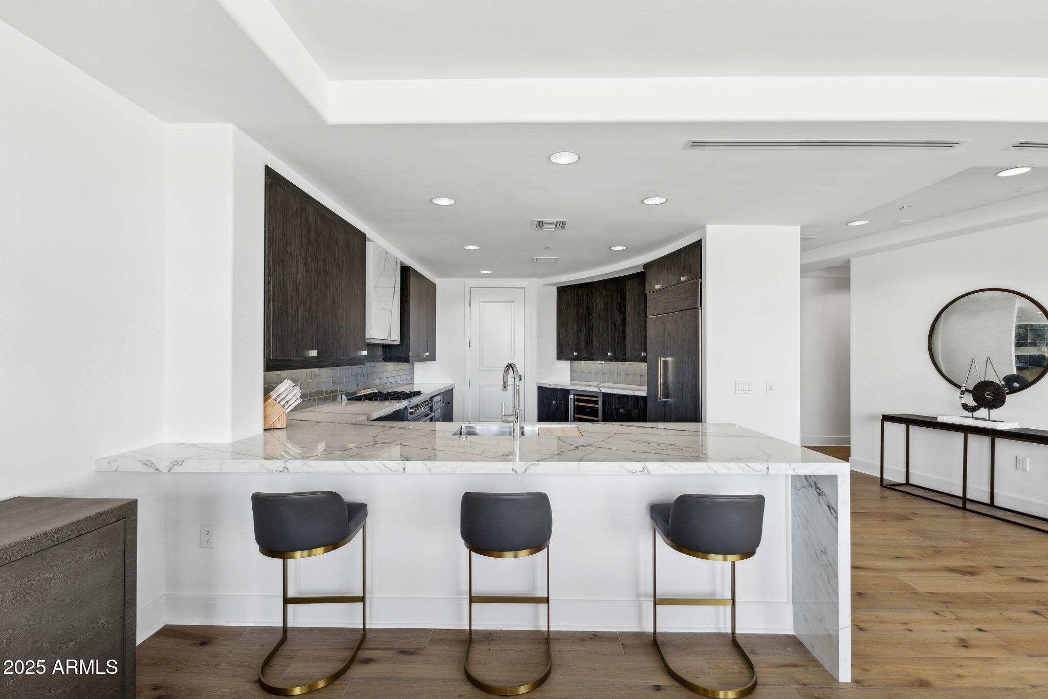 2211 E CAMELBACK Road 601