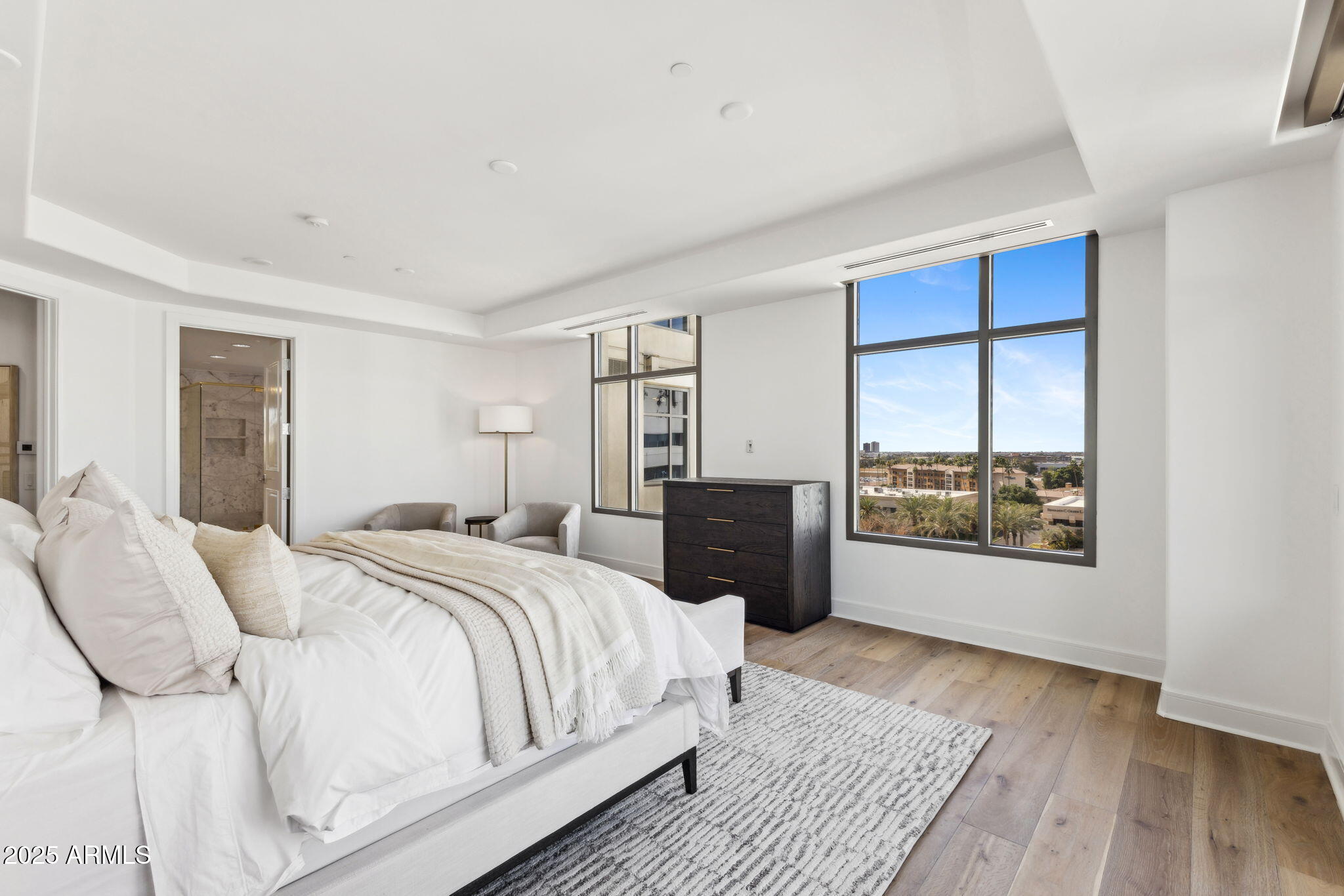 2211 E CAMELBACK Road 601