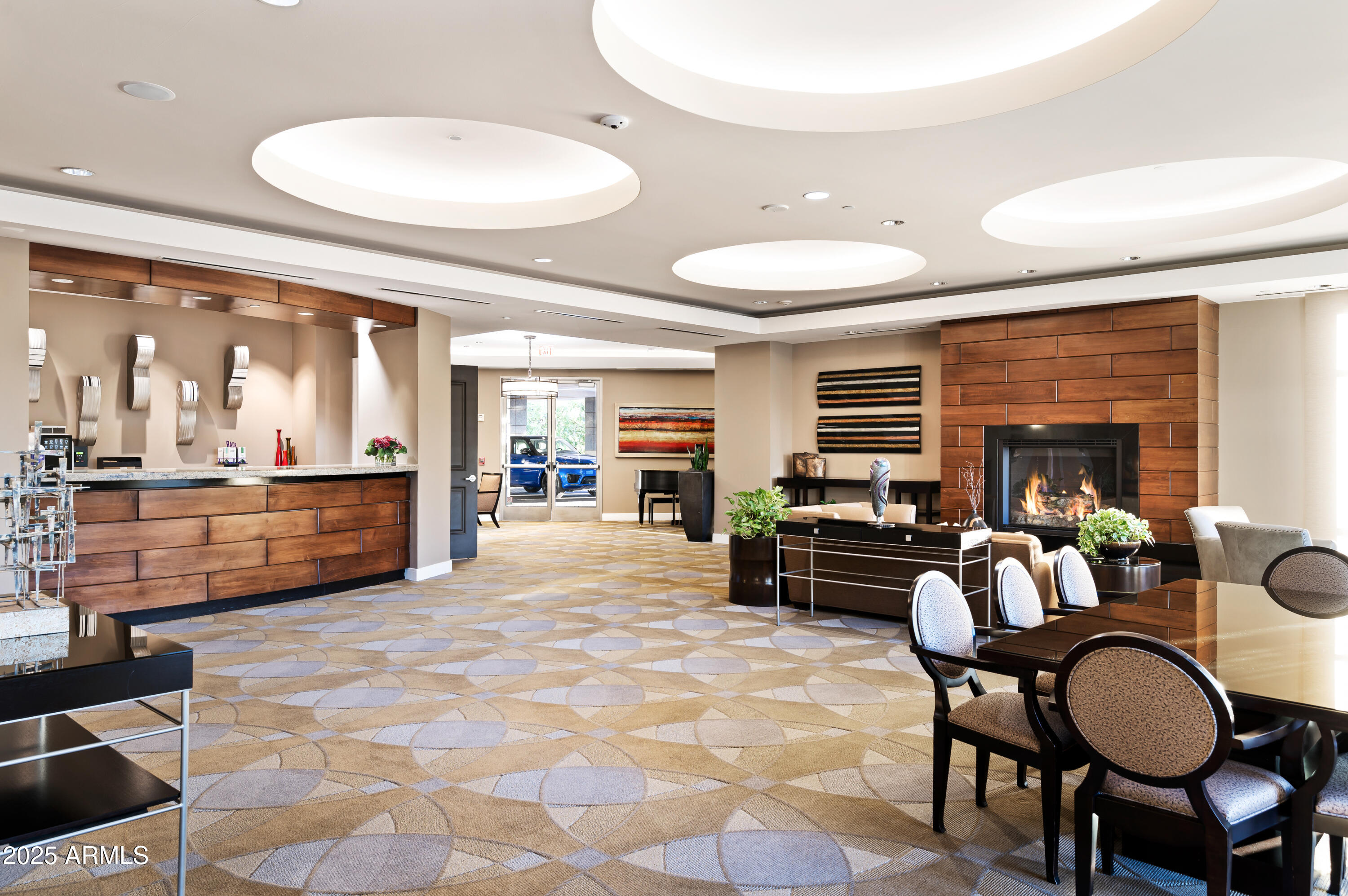 2211 E CAMELBACK Road 601