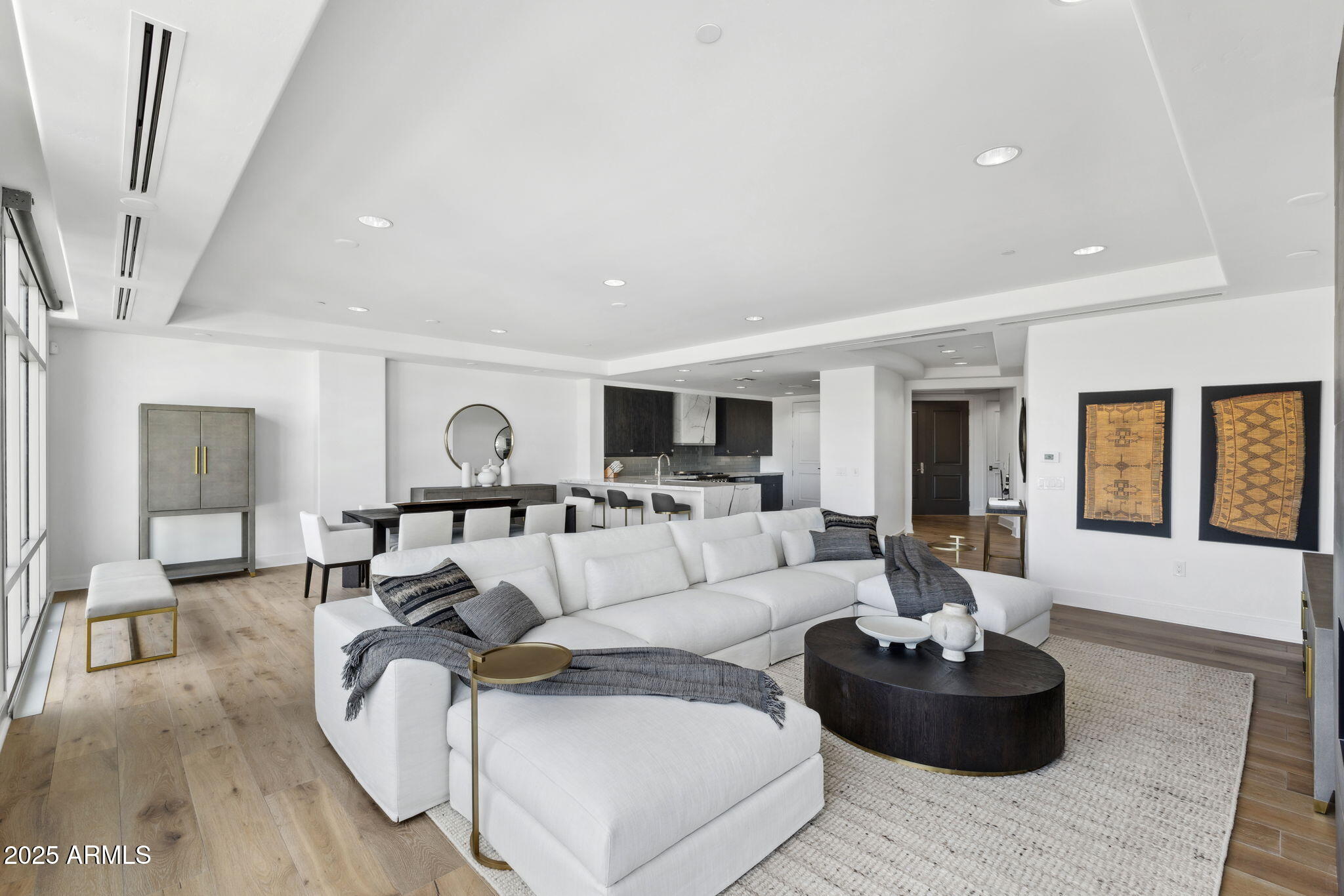 2211 E CAMELBACK Road 601